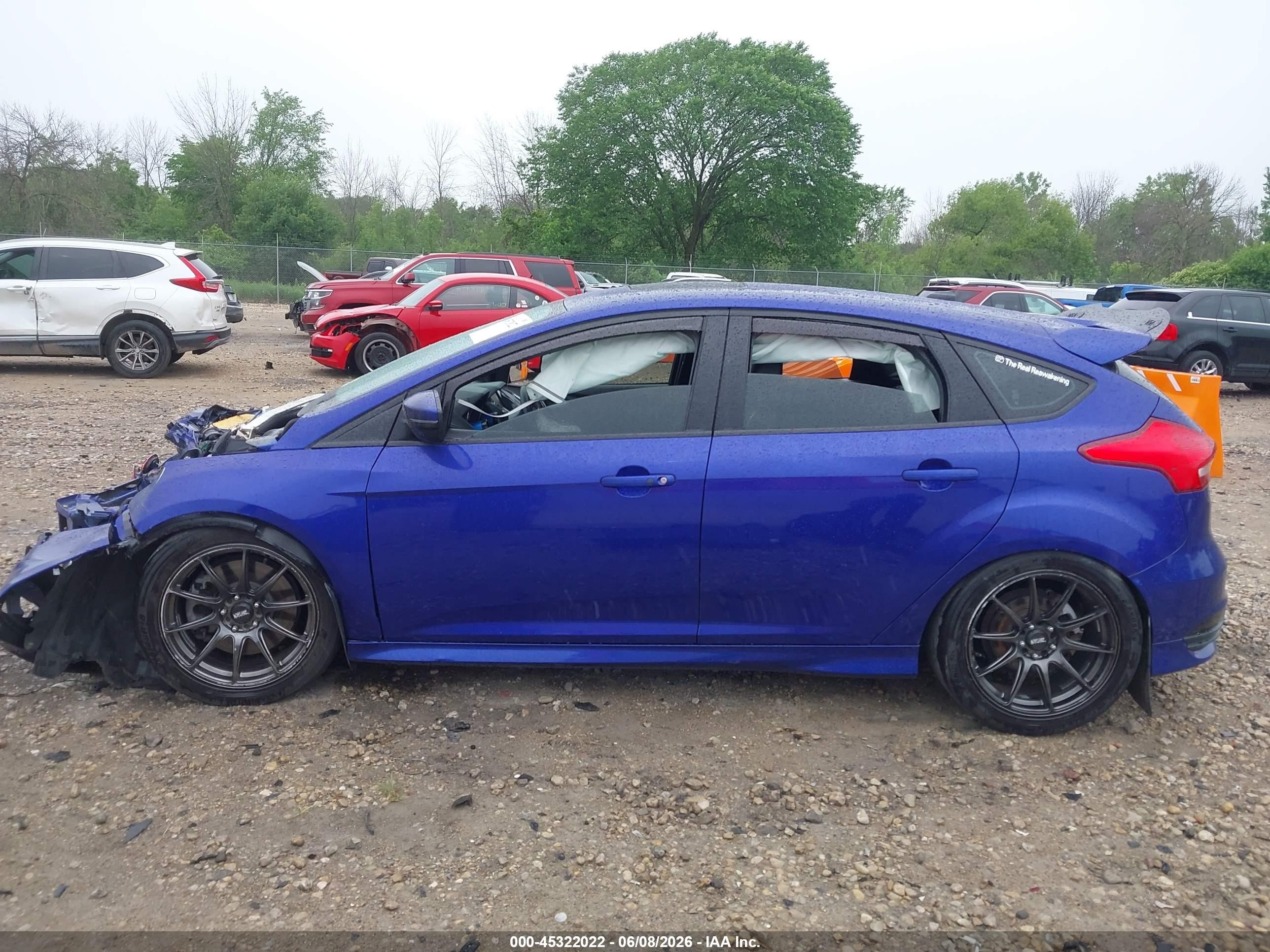 2015 Ford Focus St   Dark Blue vin: 1FADP3L97FL366849