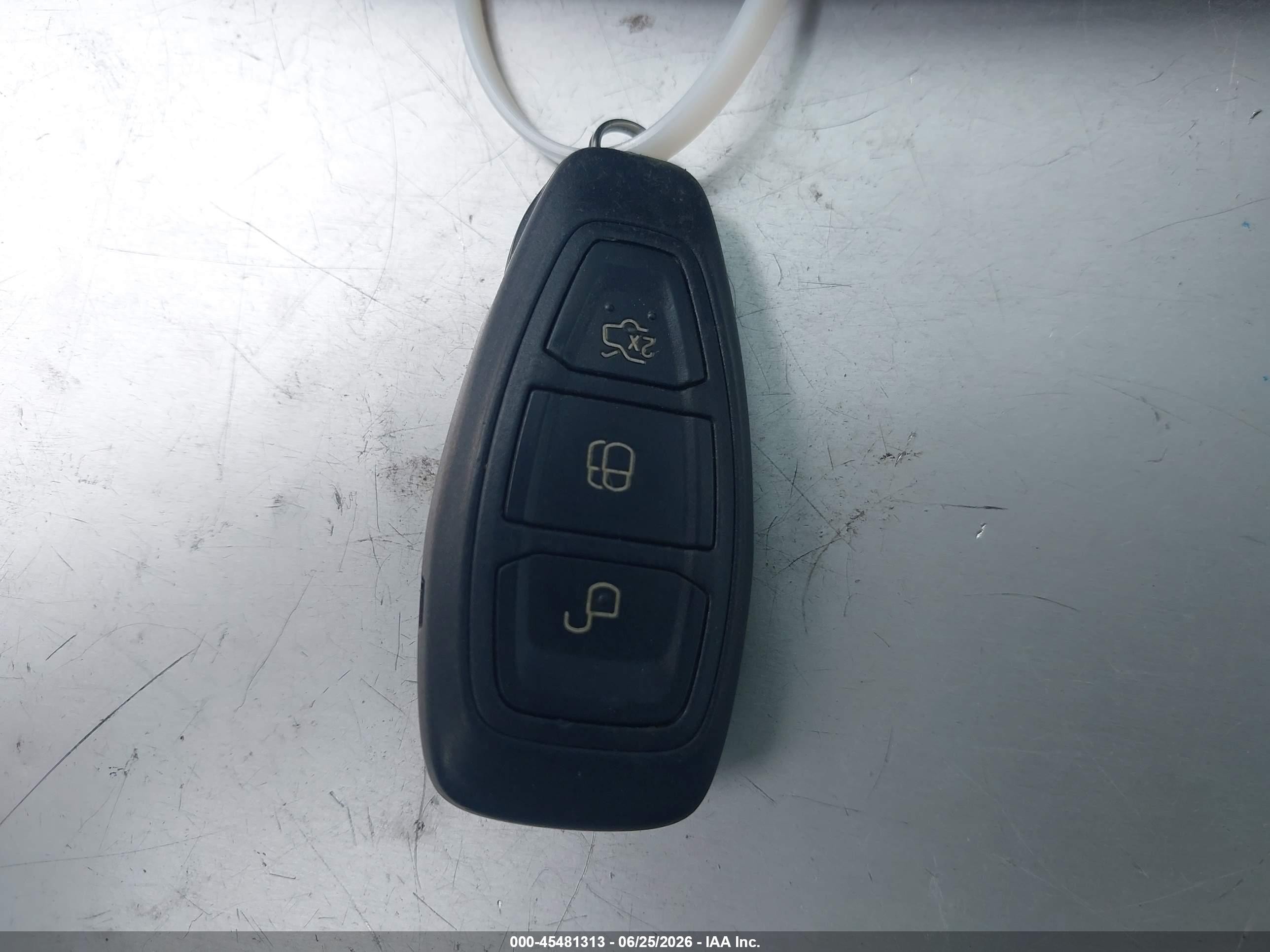 2015 Ford Focus St   White vin: 1FADP3L97FL369816