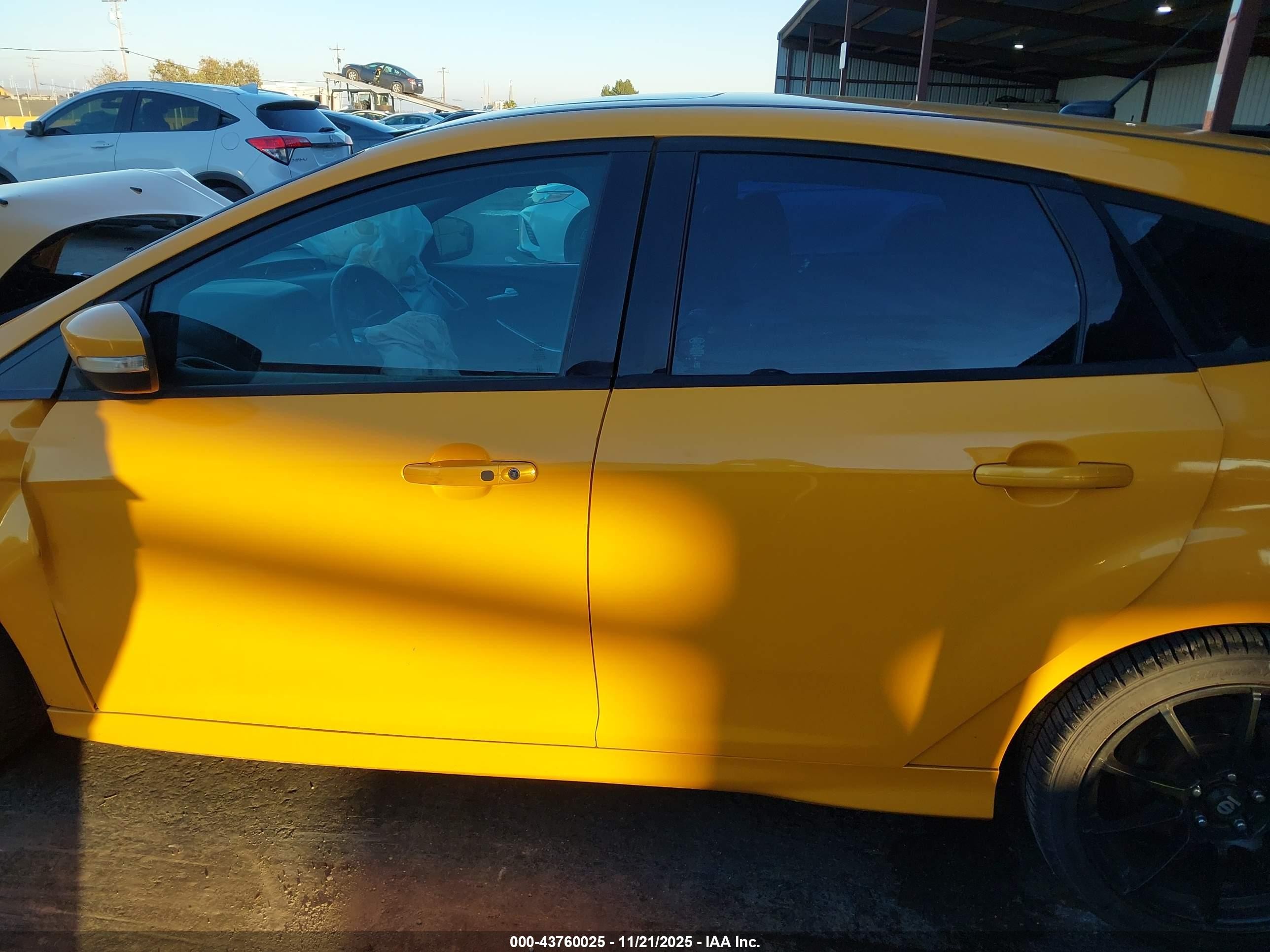 2013 Ford Focus St   Yellow vin: 1FADP3L98DL164325