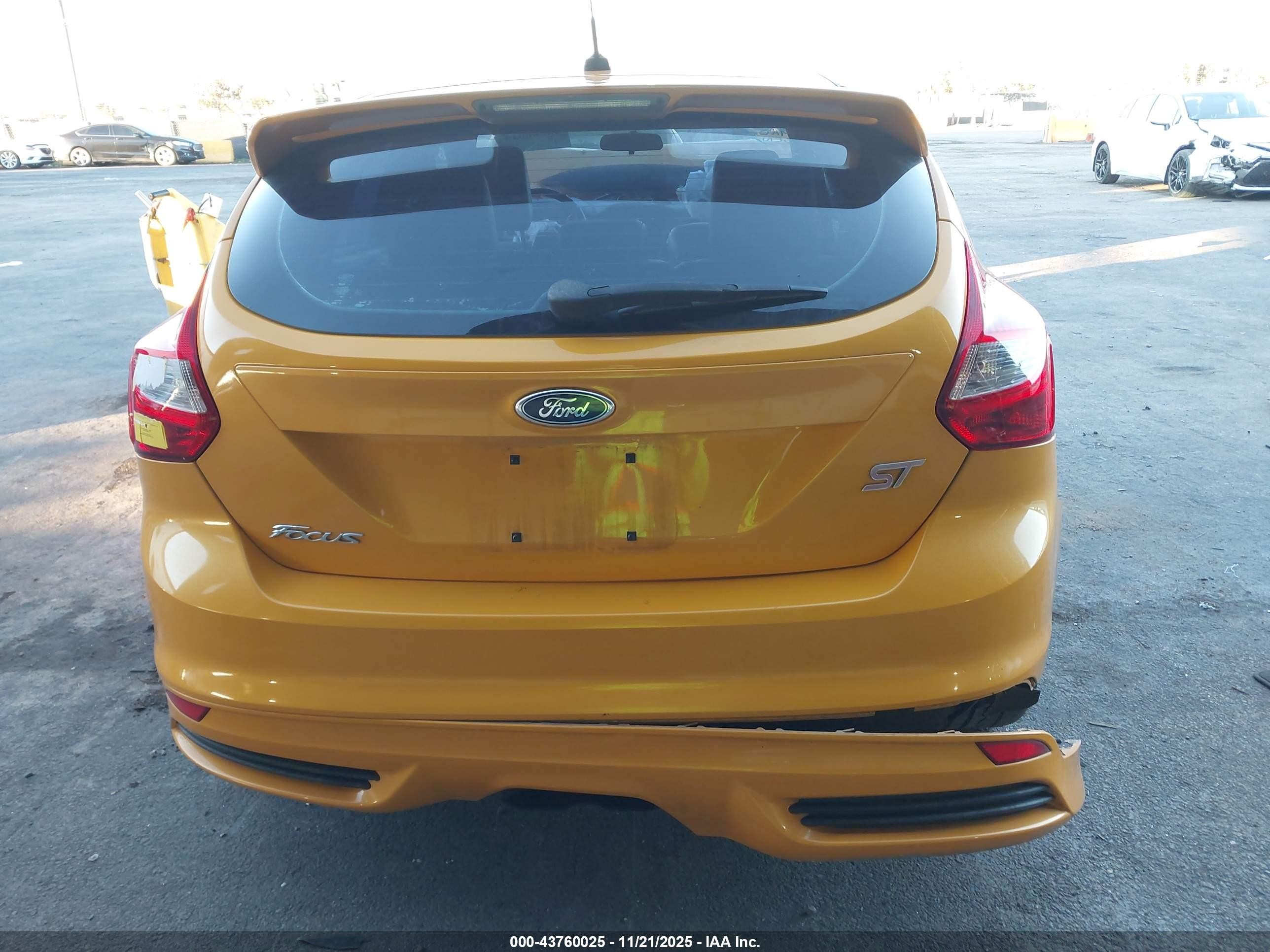 2013 Ford Focus St   Yellow vin: 1FADP3L98DL164325