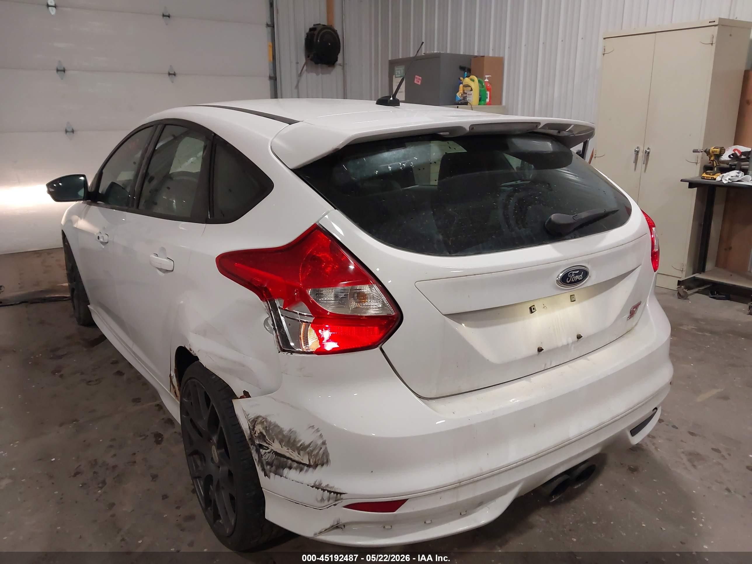 2013 Ford Focus St   White vin: 1FADP3L98DL170352
