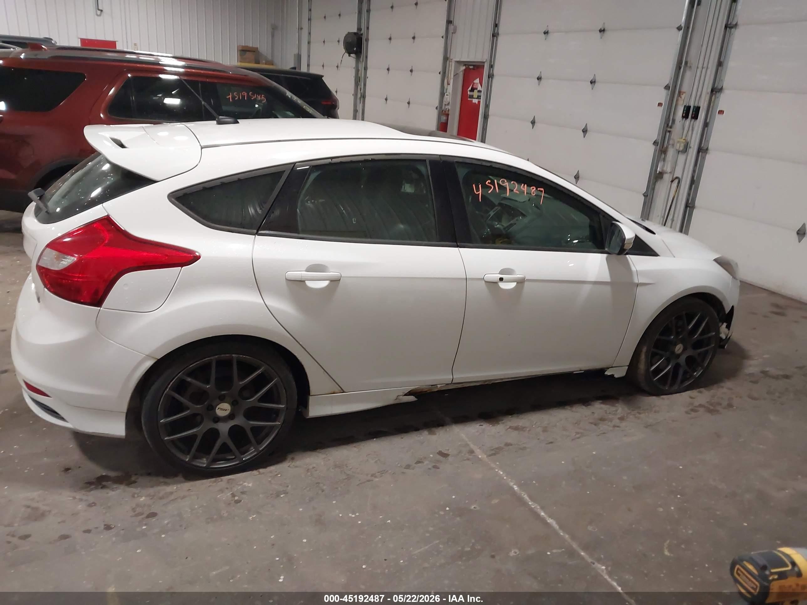 2013 Ford Focus St   White vin: 1FADP3L98DL170352