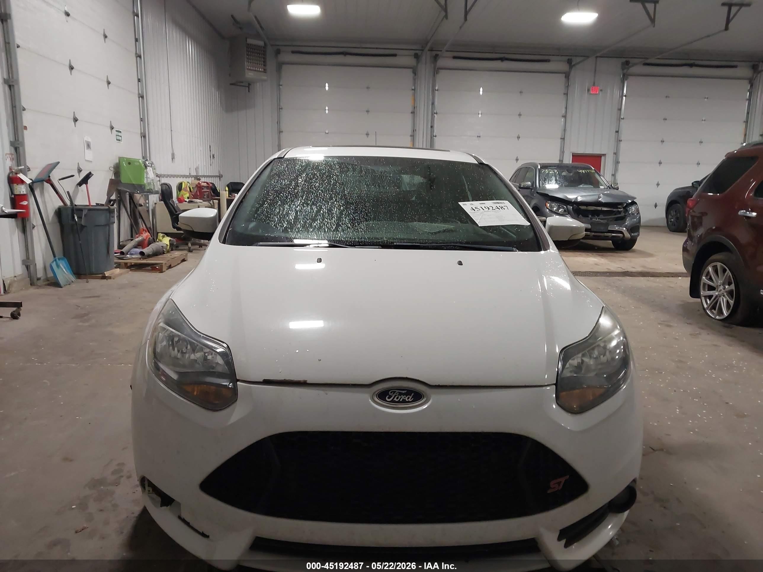 2013 Ford Focus St   White vin: 1FADP3L98DL170352