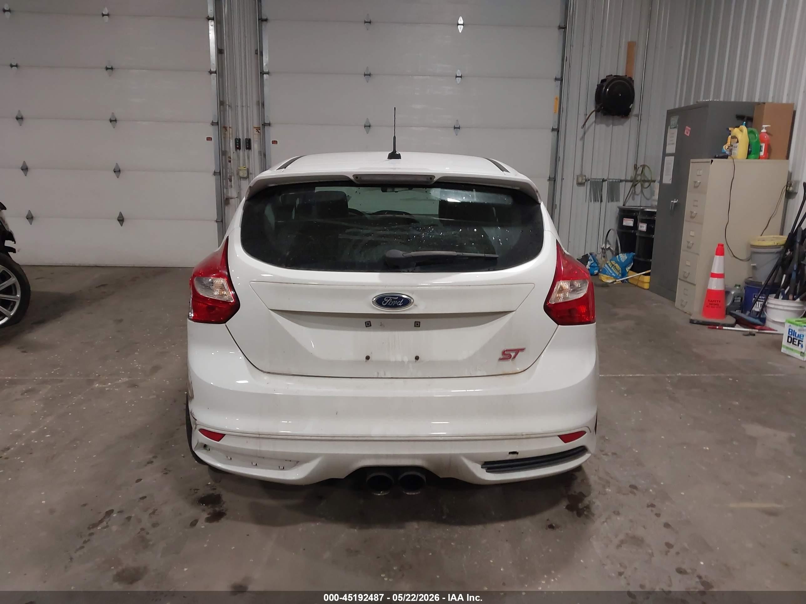 2013 Ford Focus St   White vin: 1FADP3L98DL170352