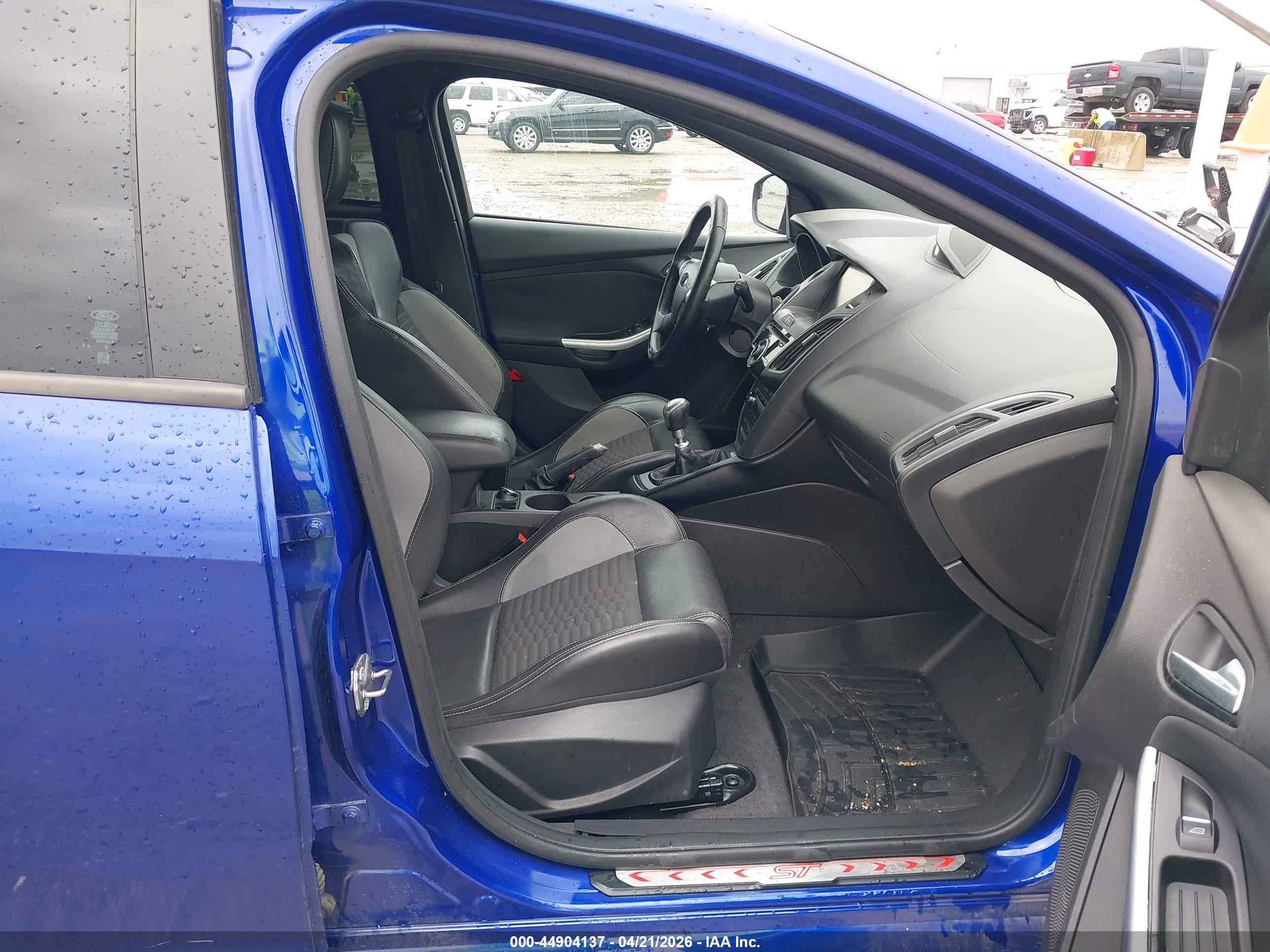 2013 Ford Focus St   Blue vin: 1FADP3L98DL176622