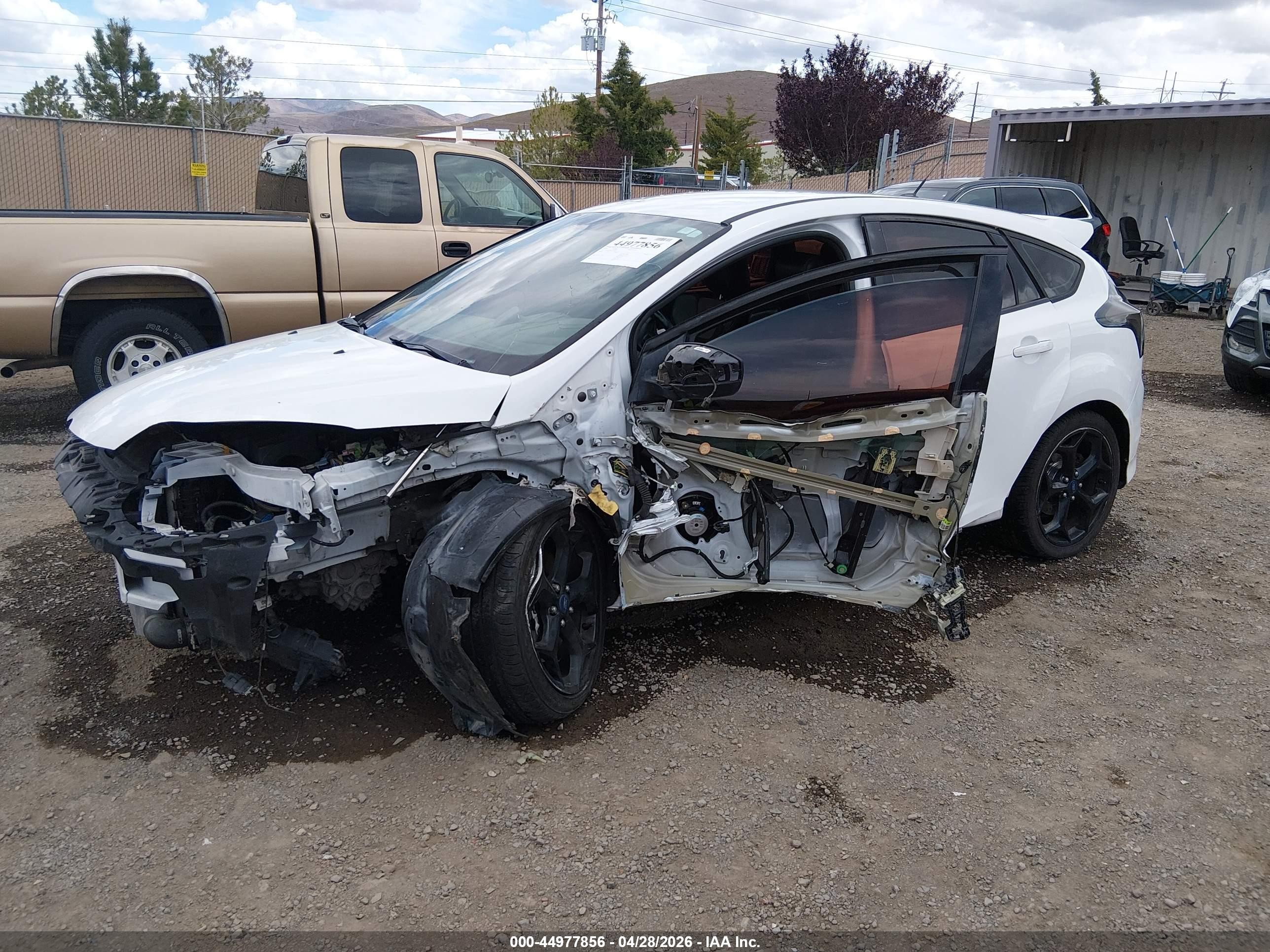 2014 Ford Focus St   Белый vin: 1FADP3L98EL141189