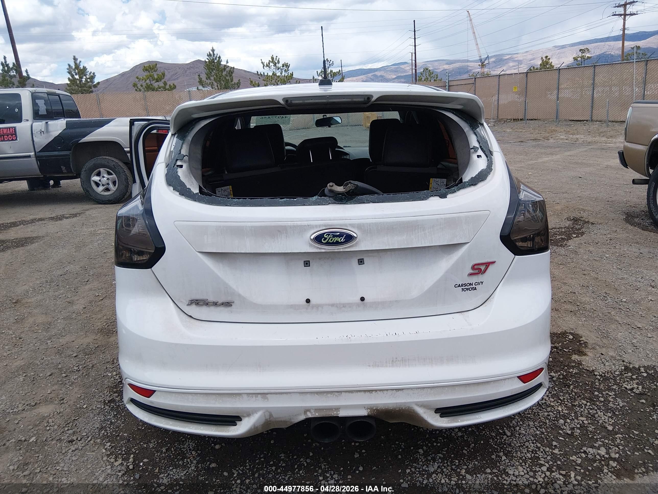 2014 Ford Focus St   Белый vin: 1FADP3L98EL141189