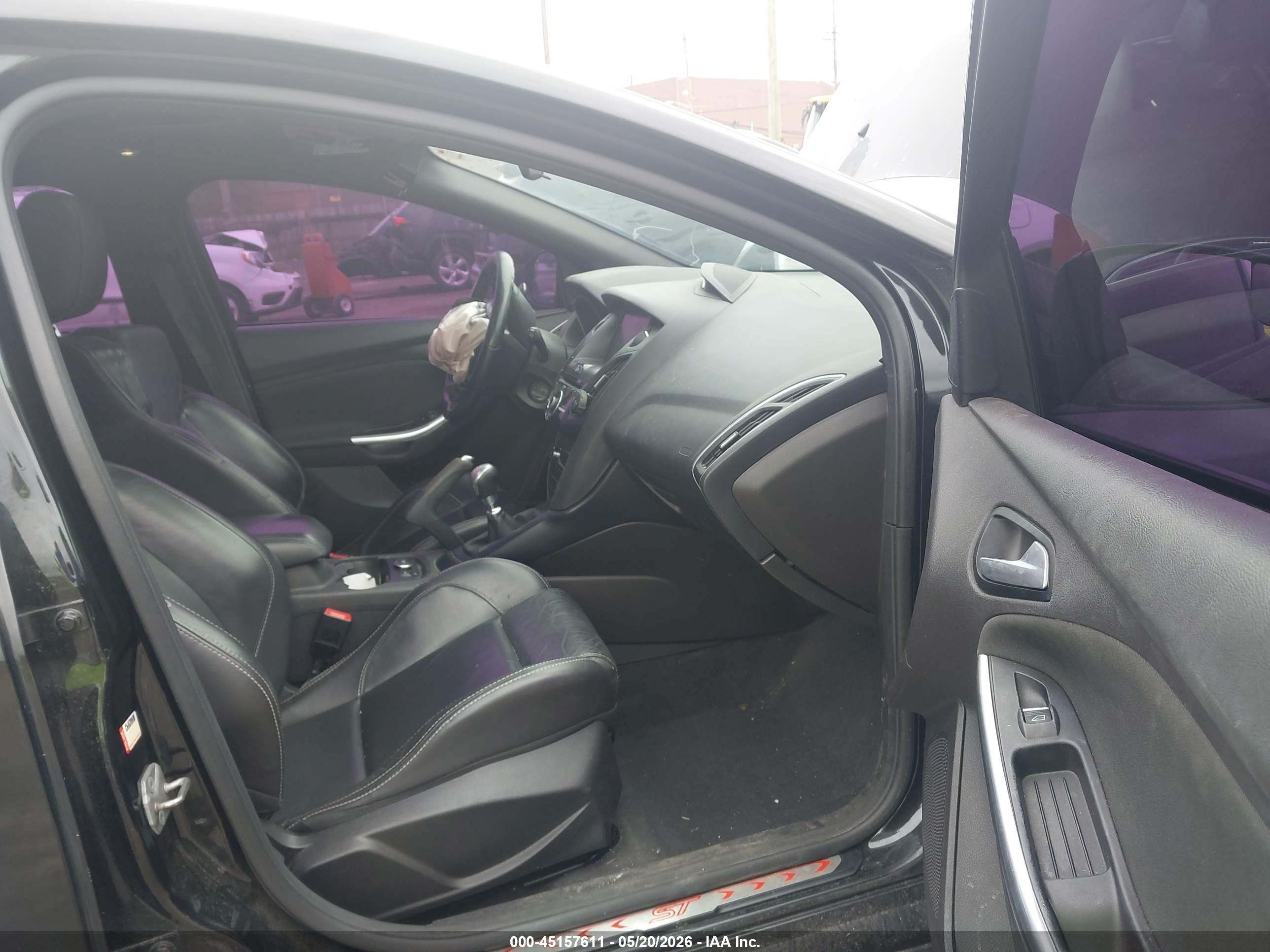 2014 Ford Focus   Black vin: 1FADP3L98EL261381