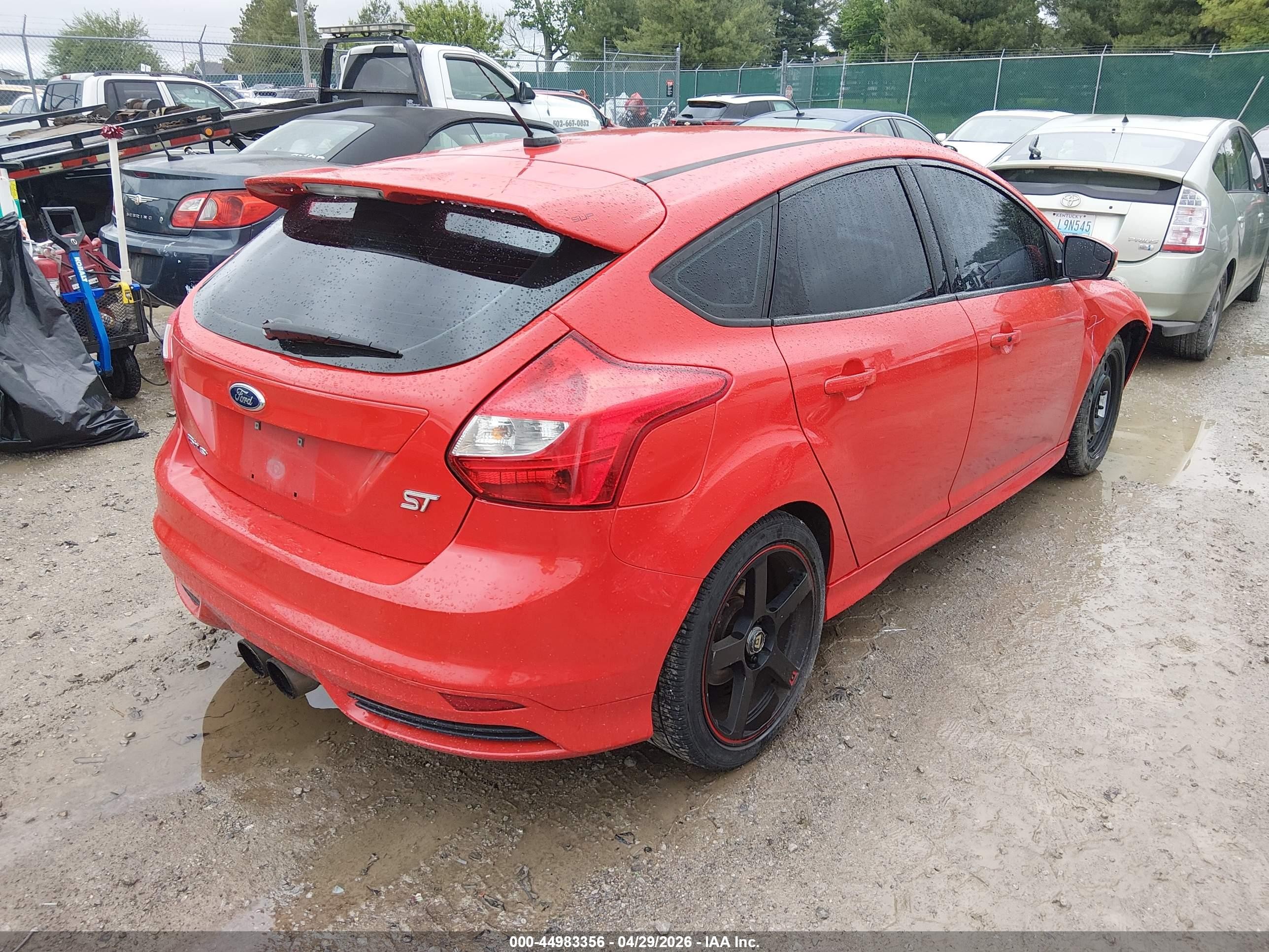 2014 Ford Focus St   Red vin: 1FADP3L98EL449589