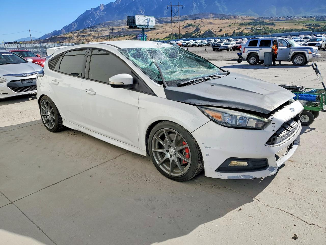 2015 Ford Focus St White vin: 1FADP3L98FL369291