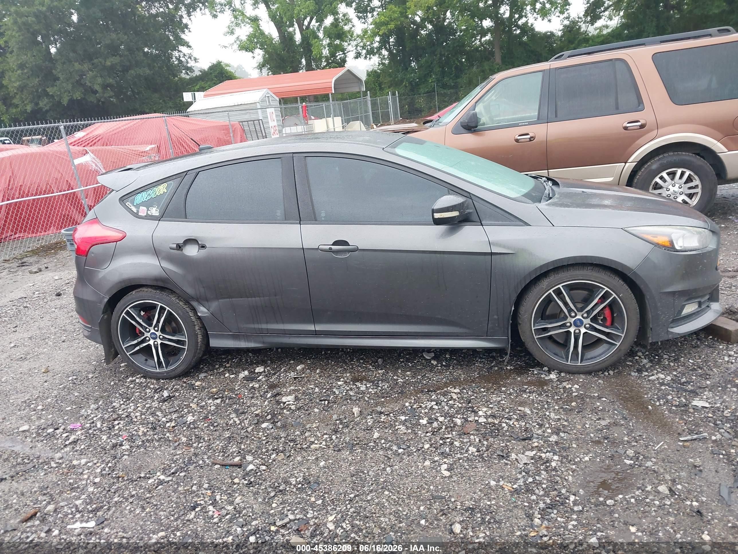 2015 Ford Focus St   Серый vin: 1FADP3L98FL381490