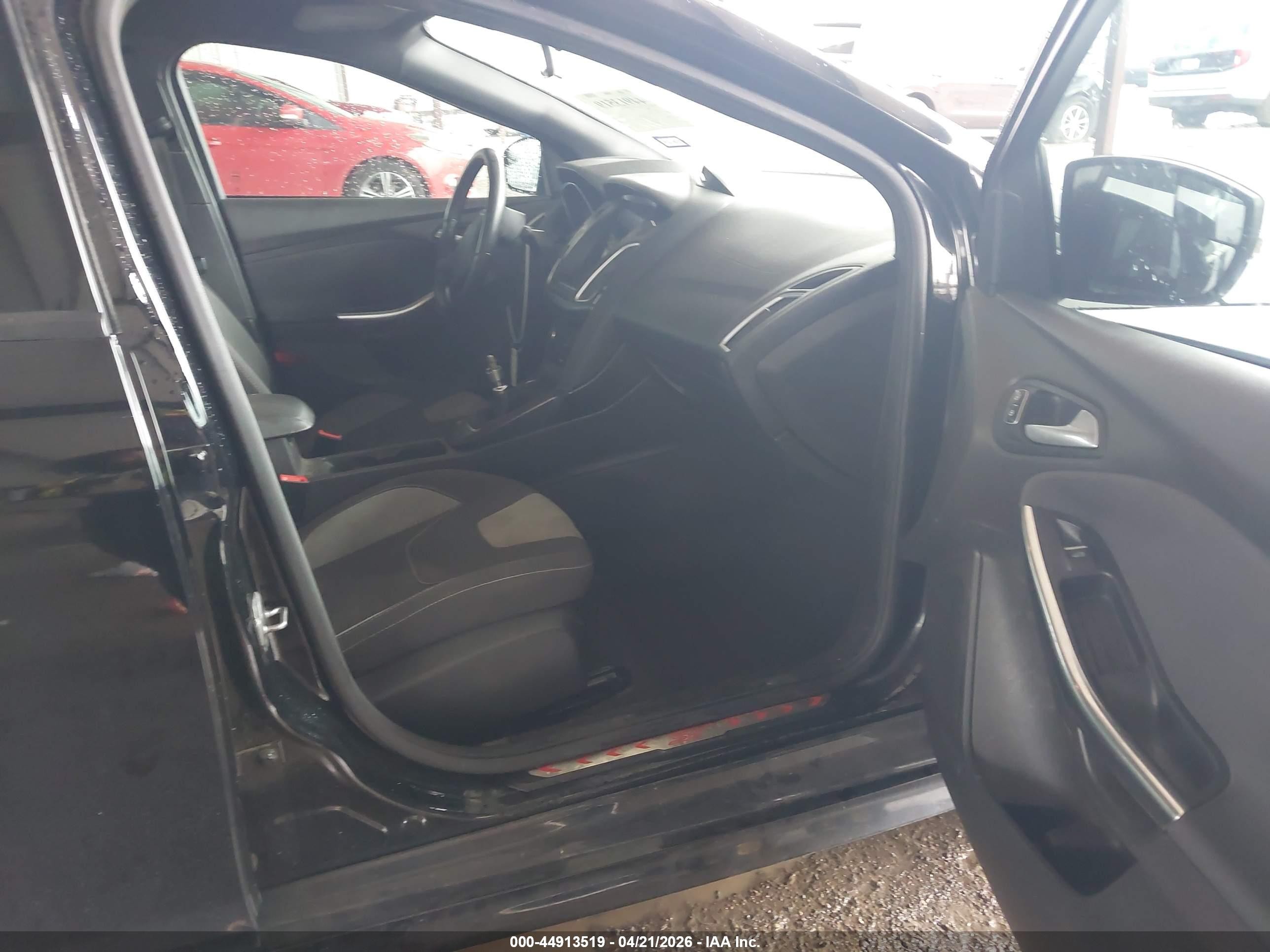 2016 Ford Focus St   Black vin: 1FADP3L98GL351083