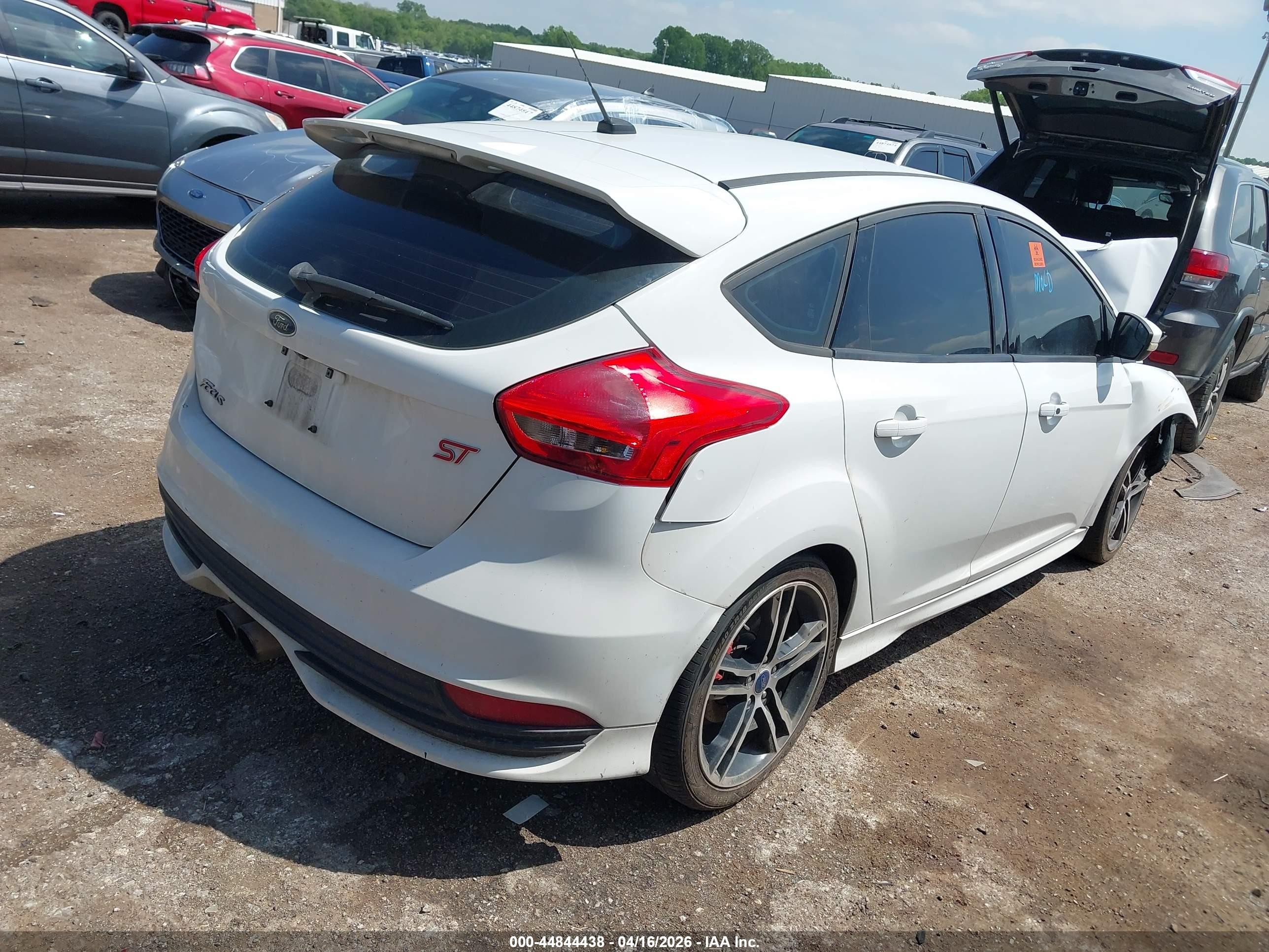 2017 Ford Focus St   White vin: 1FADP3L98HL318599