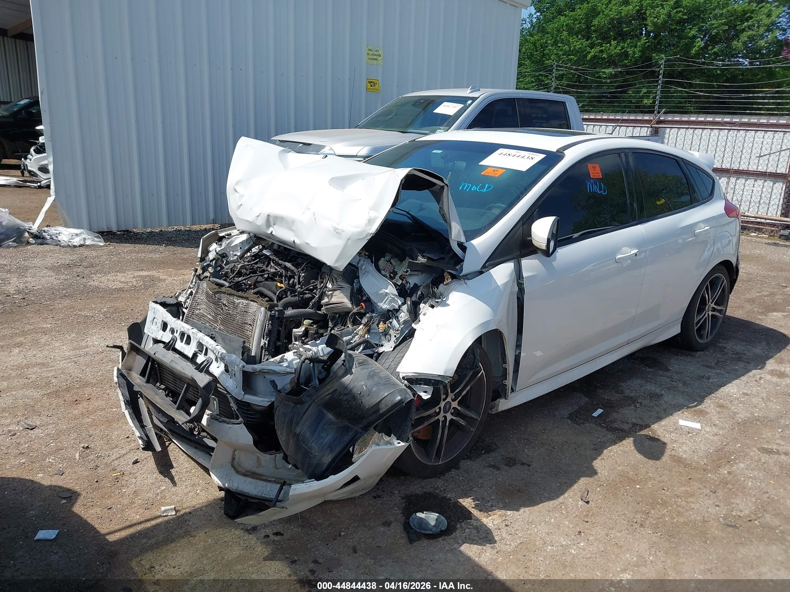 2017 Ford Focus St   White vin: 1FADP3L98HL318599