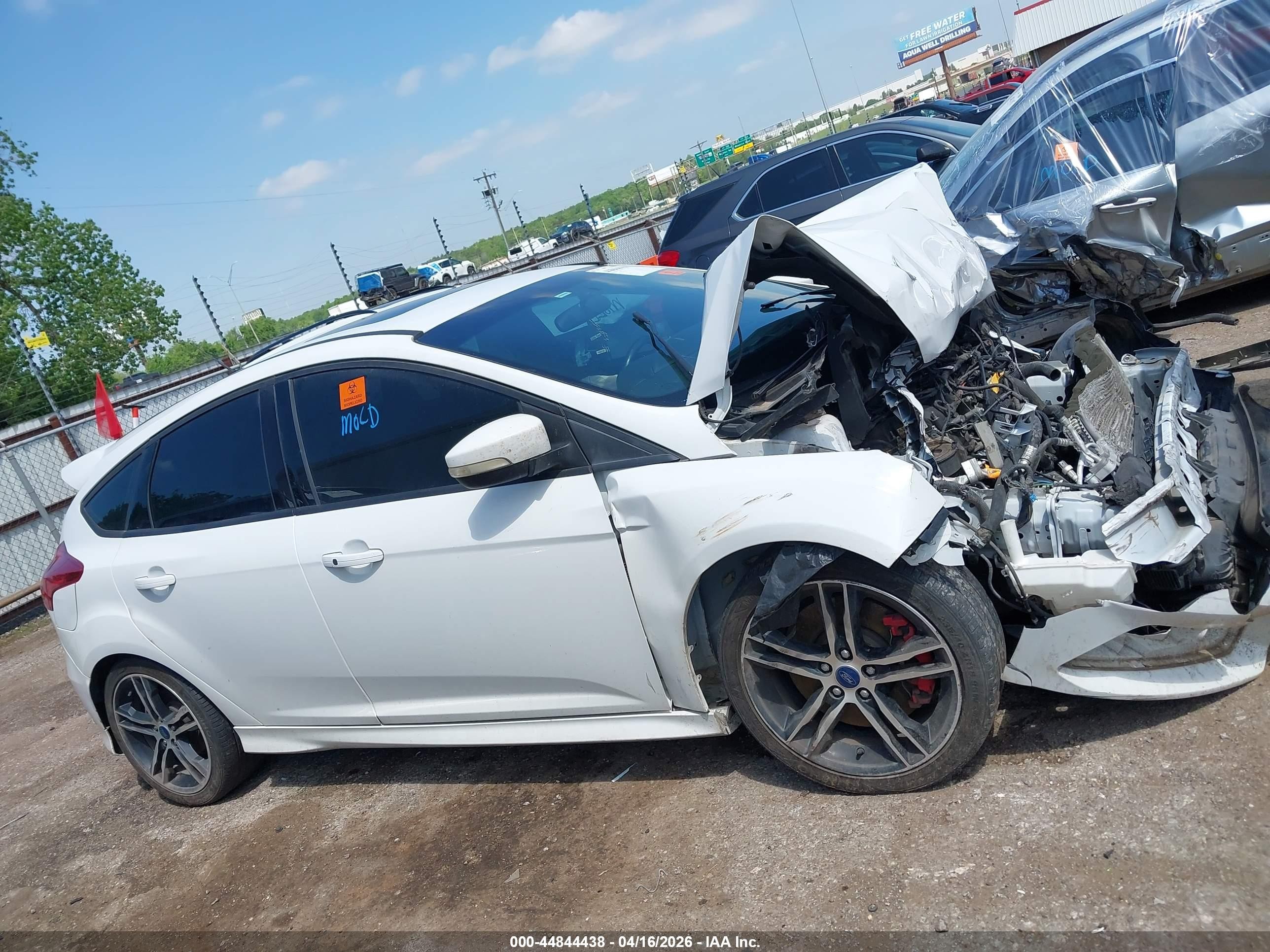 2017 Ford Focus St   White vin: 1FADP3L98HL318599