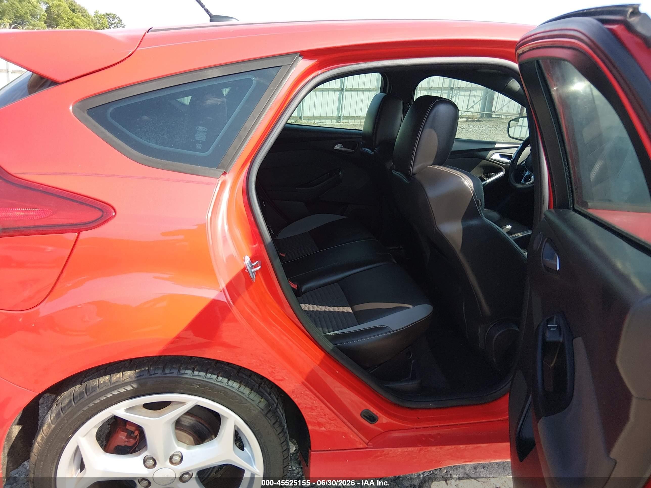 2013 Ford Focus St   Red vin: 1FADP3L99DL216674