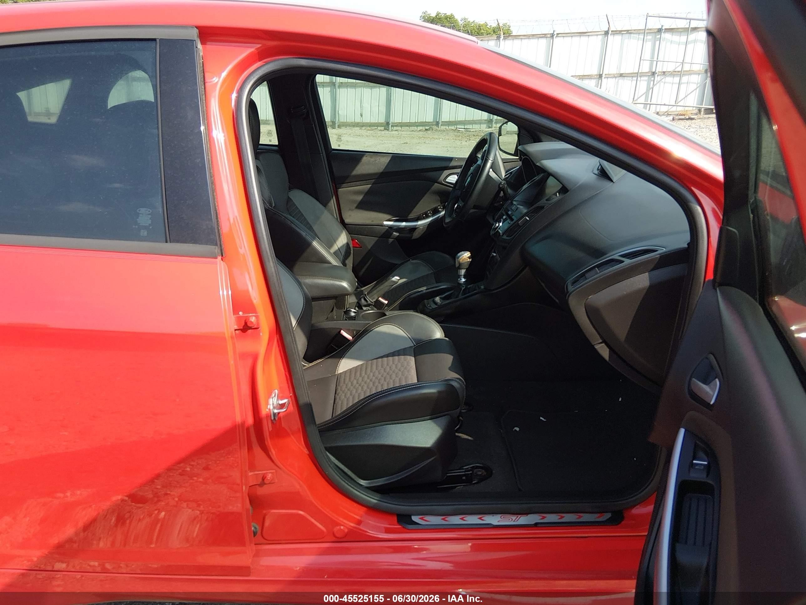2013 Ford Focus St   Red vin: 1FADP3L99DL216674