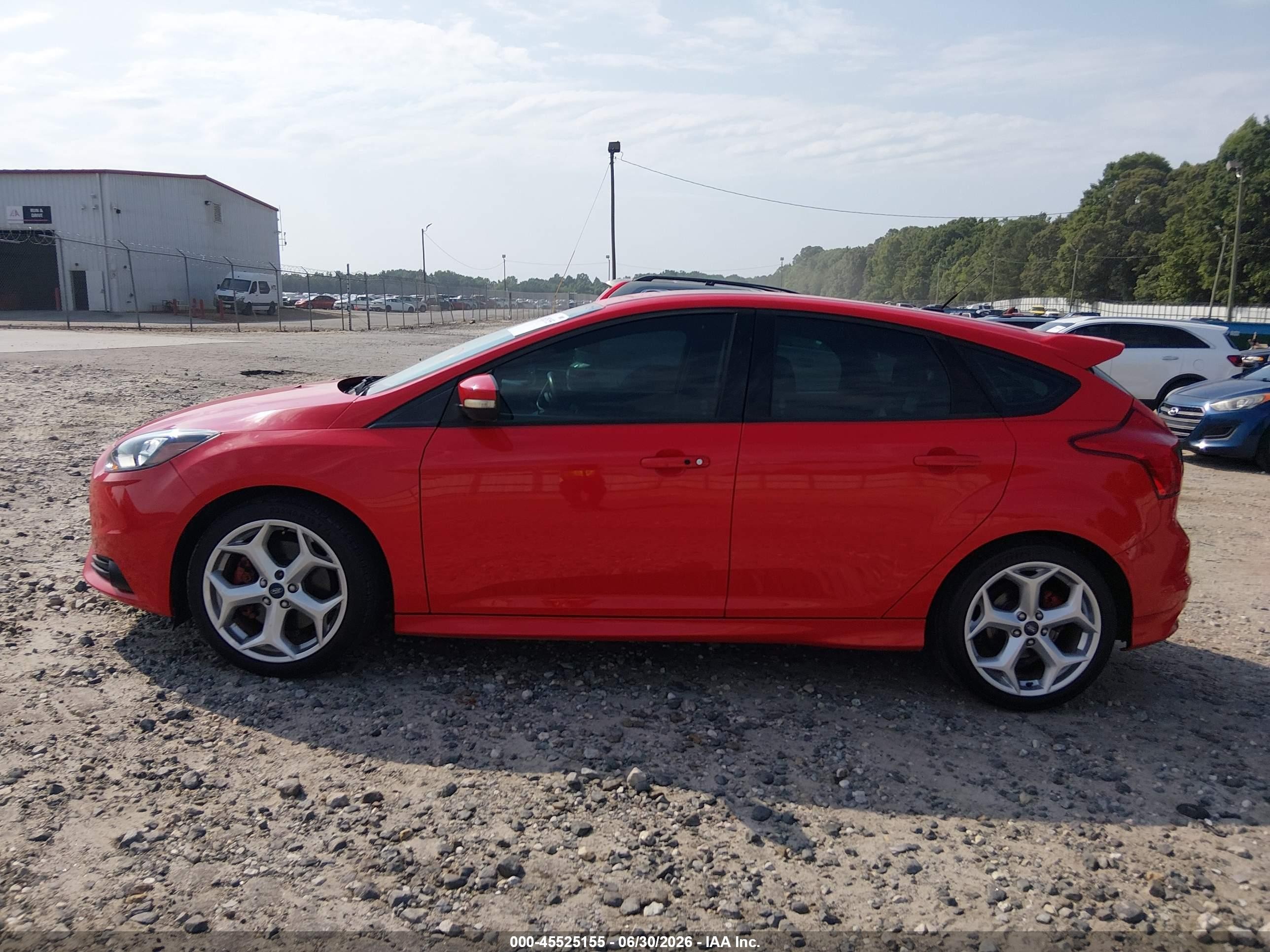 2013 Ford Focus St   Red vin: 1FADP3L99DL216674