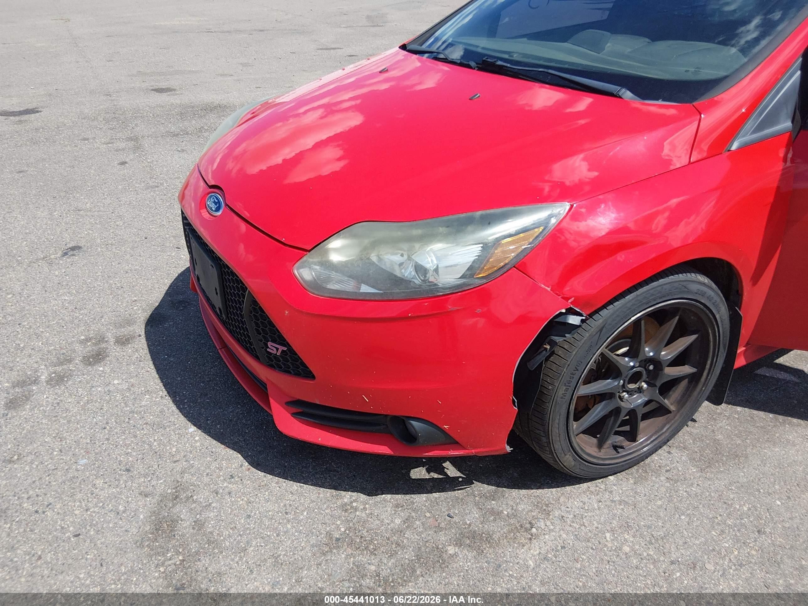 2013 Ford Focus St   Red vin: 1FADP3L99DL231837