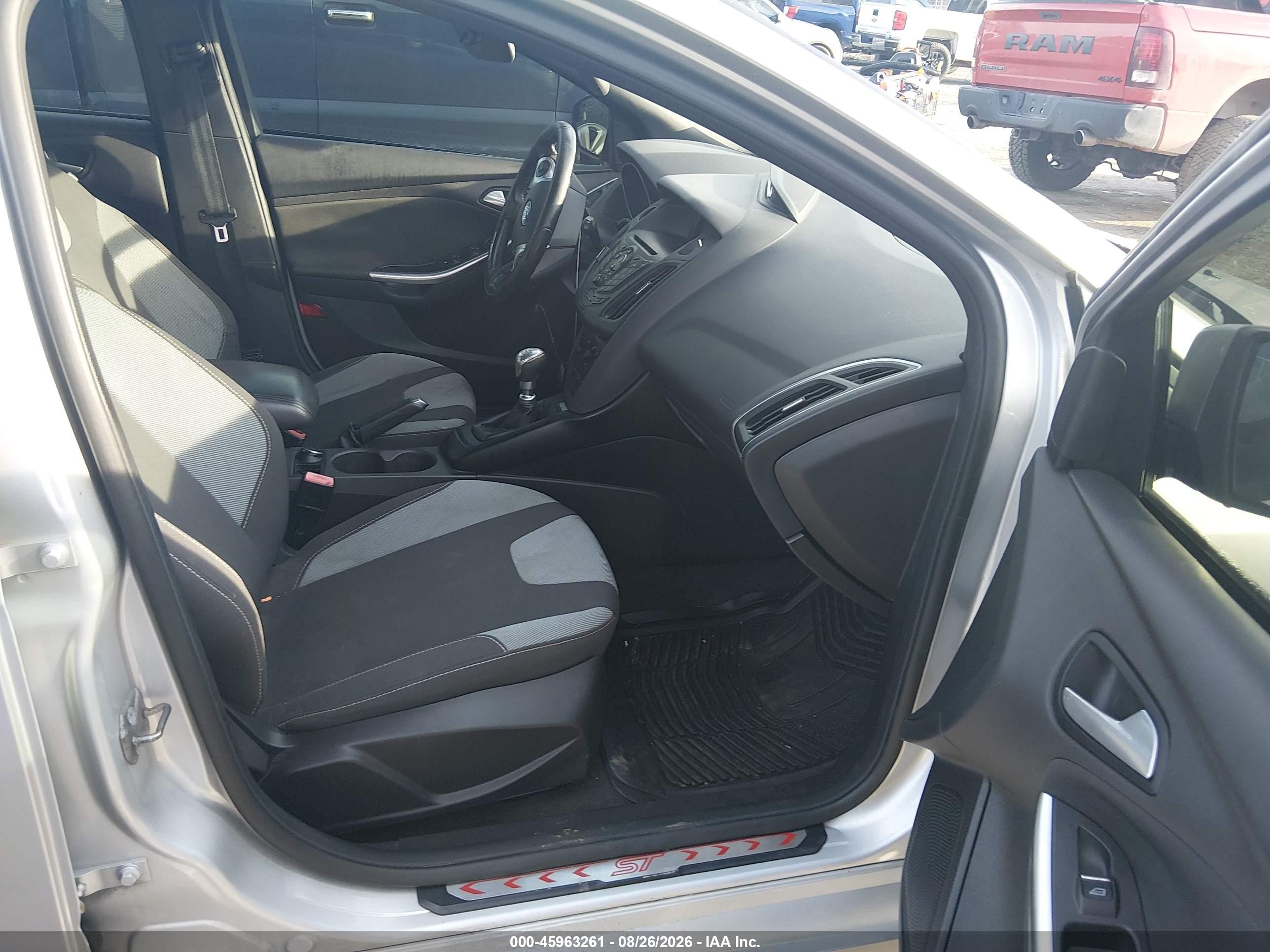 2013 Ford Focus St   Silver vin: 1FADP3L99DL348950