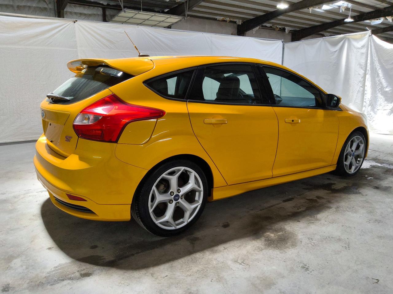 2014 Ford Focus St Yellow vin: 1FADP3L99EL345631