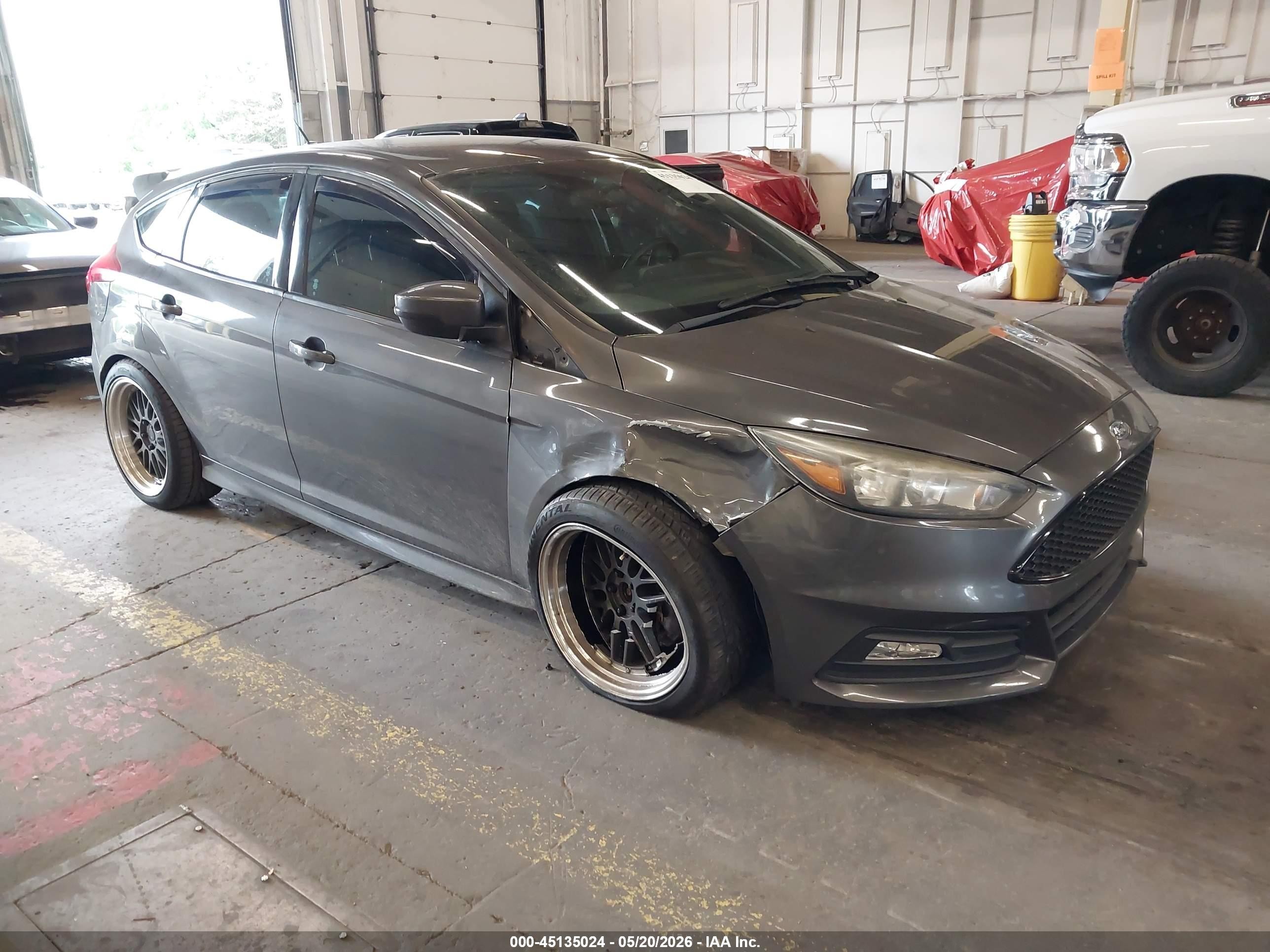 2015 Ford Focus St   Gray vin: 1FADP3L99FL324912