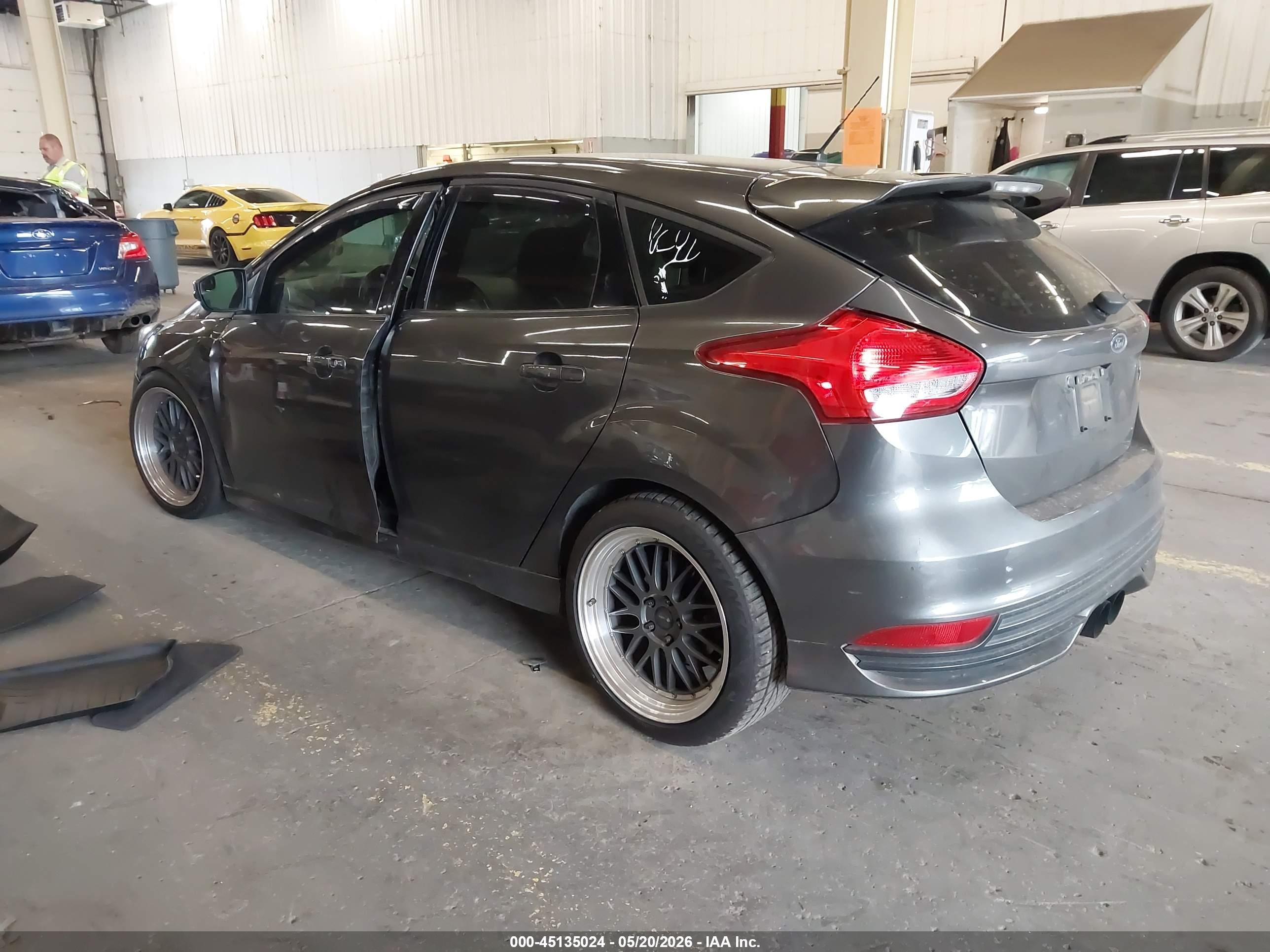 2015 Ford Focus St   Gray vin: 1FADP3L99FL324912