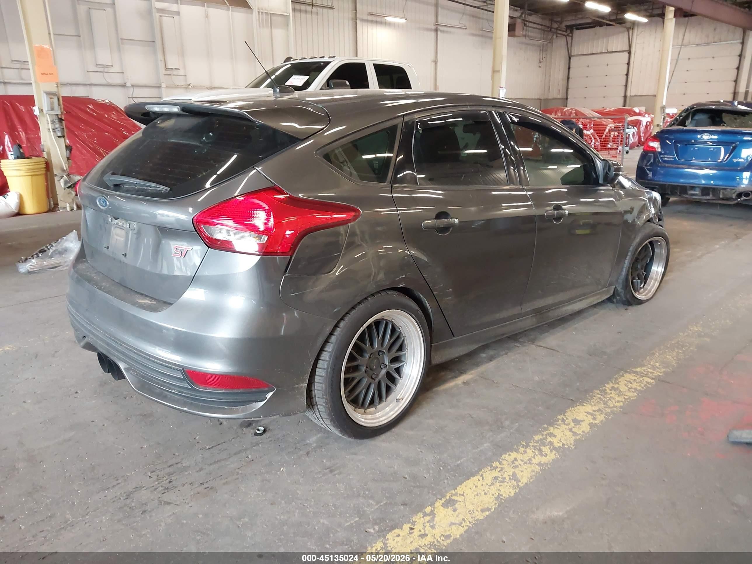 2015 Ford Focus St   Gray vin: 1FADP3L99FL324912