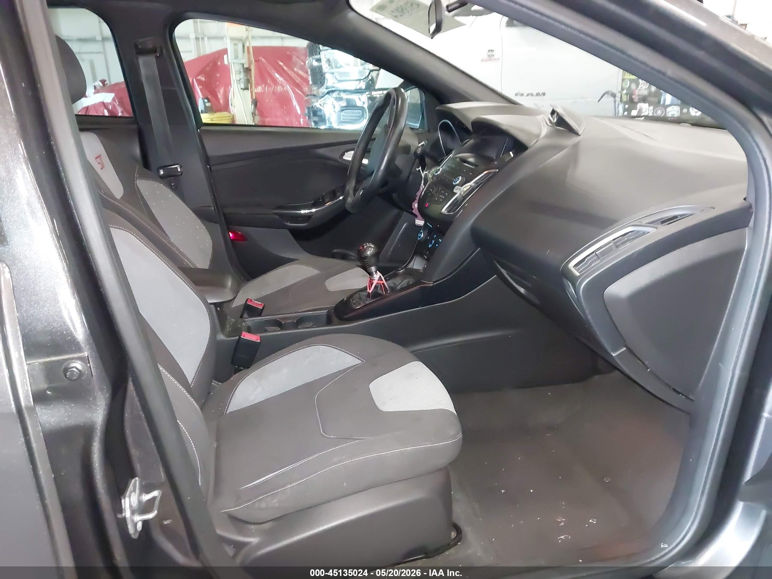 2015 Ford Focus St   Gray vin: 1FADP3L99FL324912