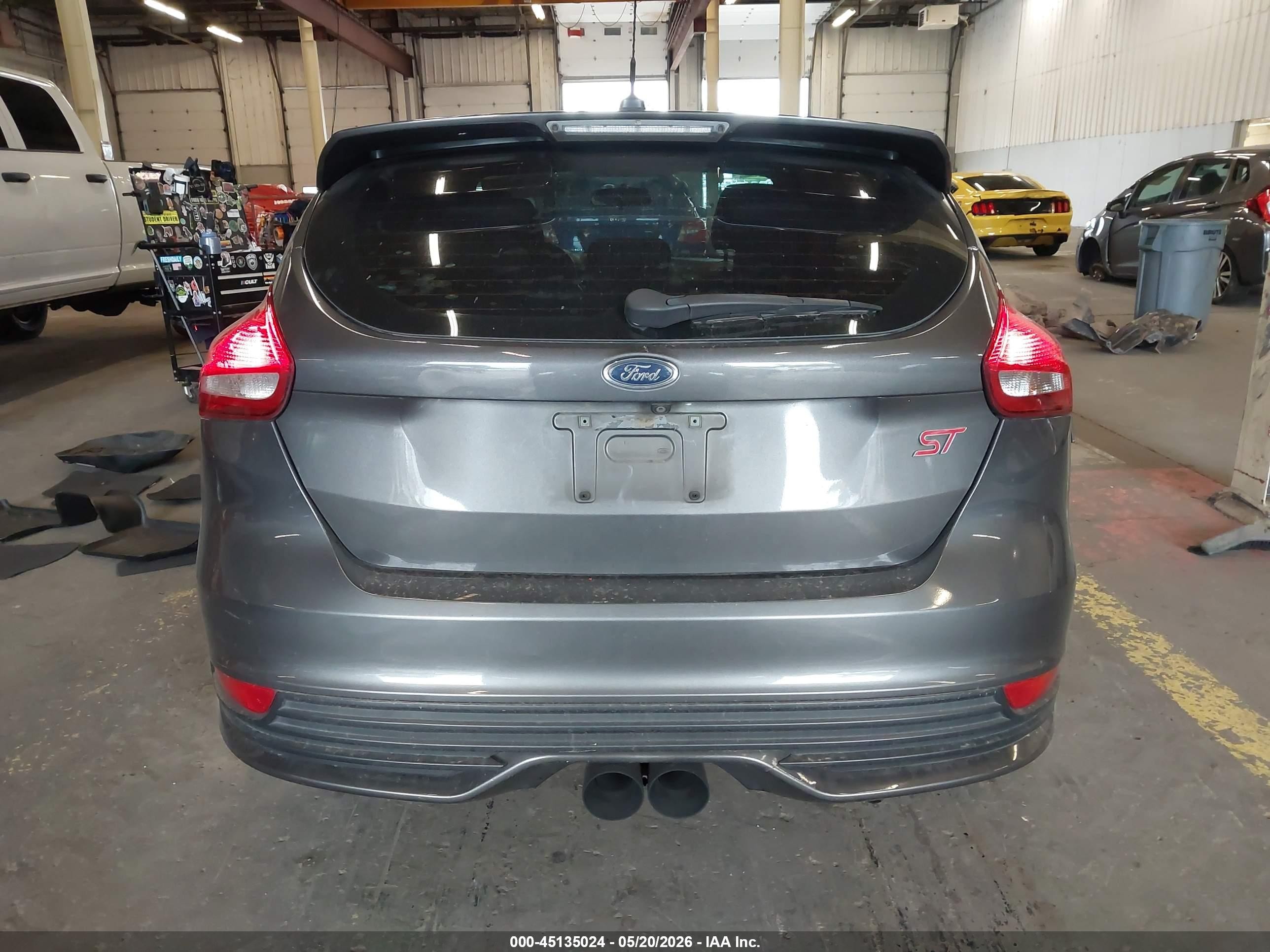 2015 Ford Focus St   Gray vin: 1FADP3L99FL324912