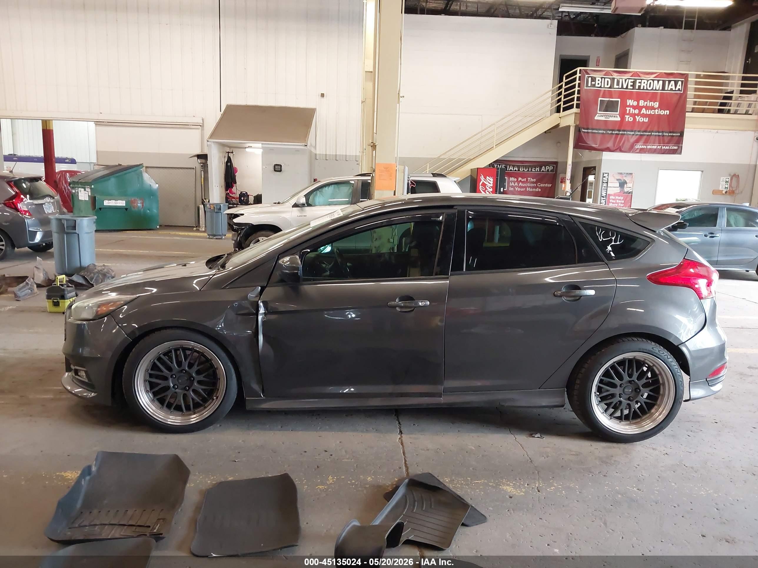 2015 Ford Focus St   Gray vin: 1FADP3L99FL324912