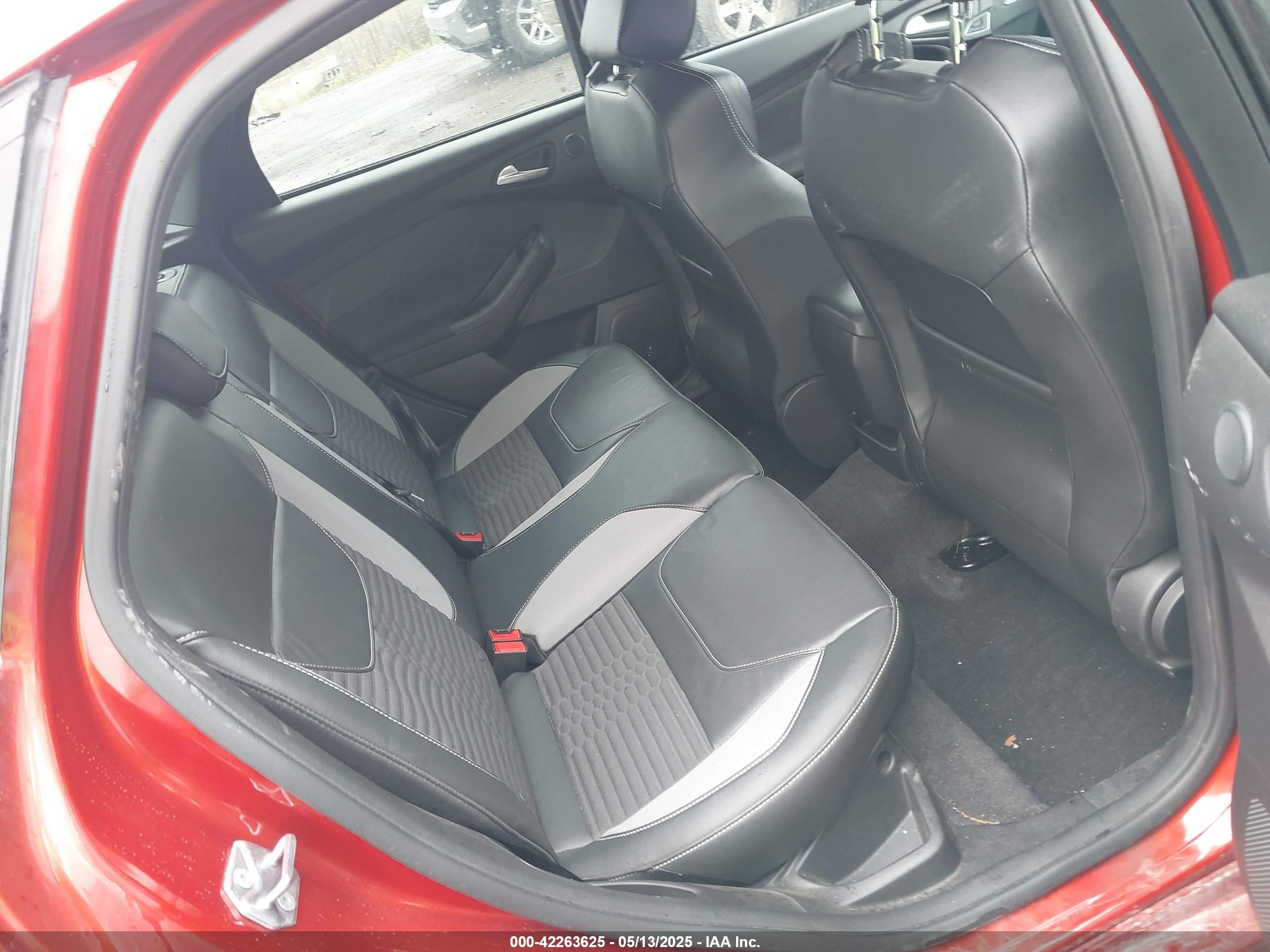 2018 Ford Focus St   Red vin: 1FADP3L99JL289586