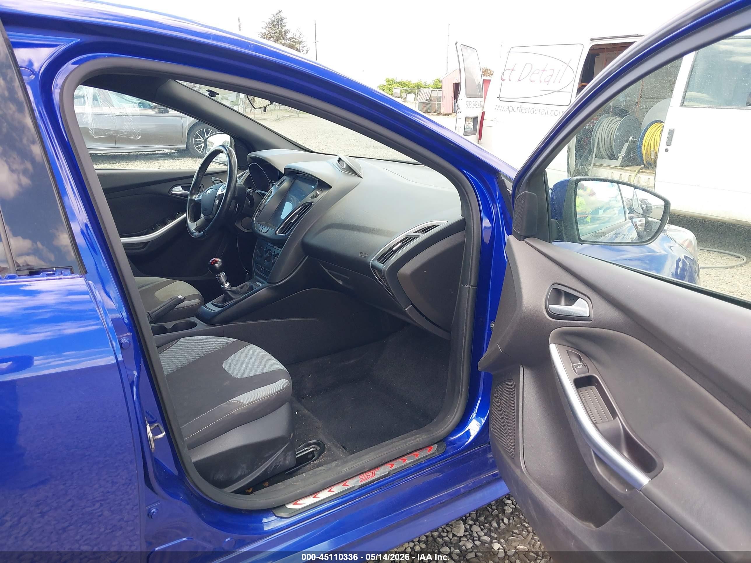 2013 Ford Focus St   Blue vin: 1FADP3L9XDL185645
