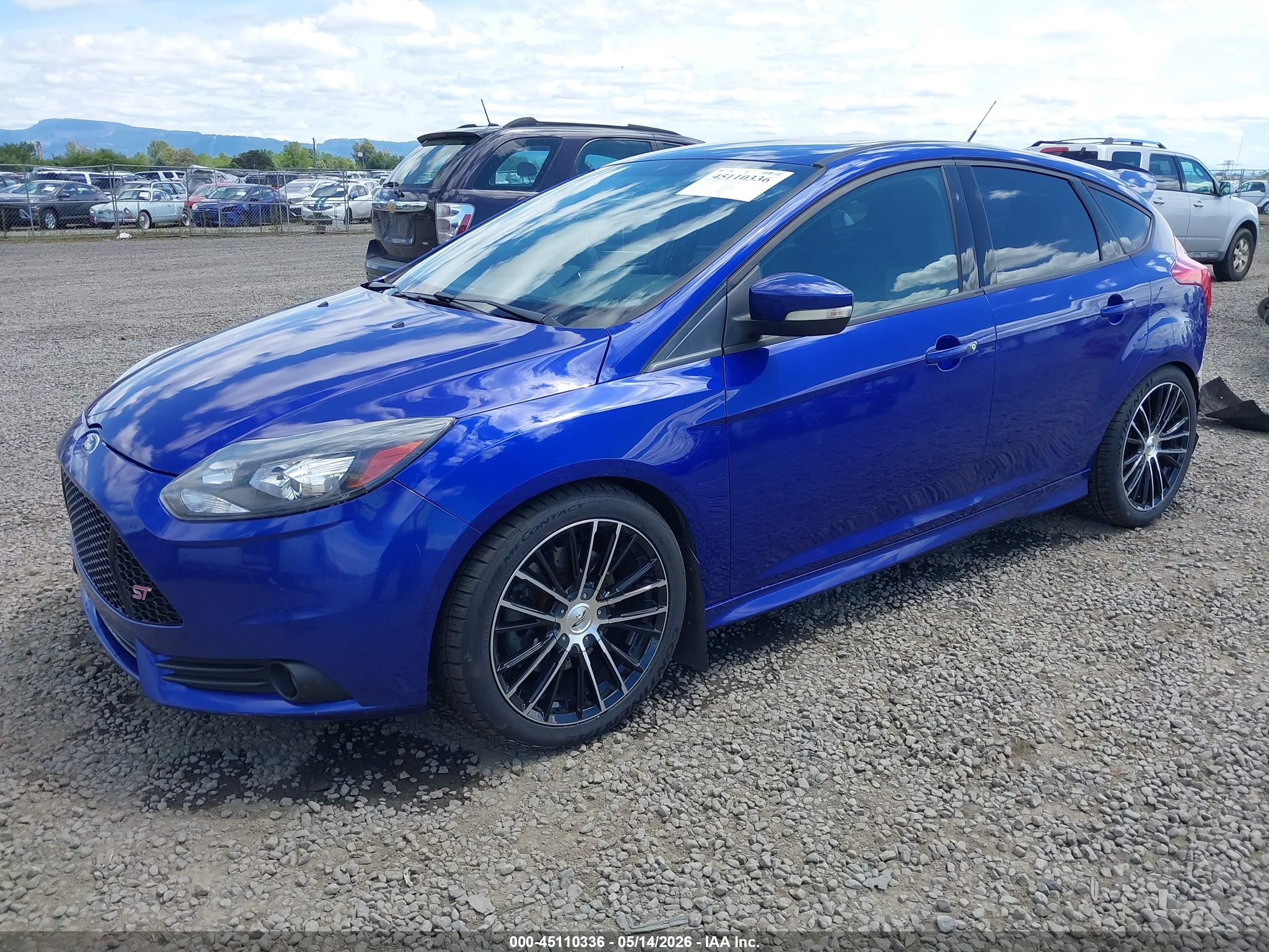 2013 Ford Focus St   Blue vin: 1FADP3L9XDL185645