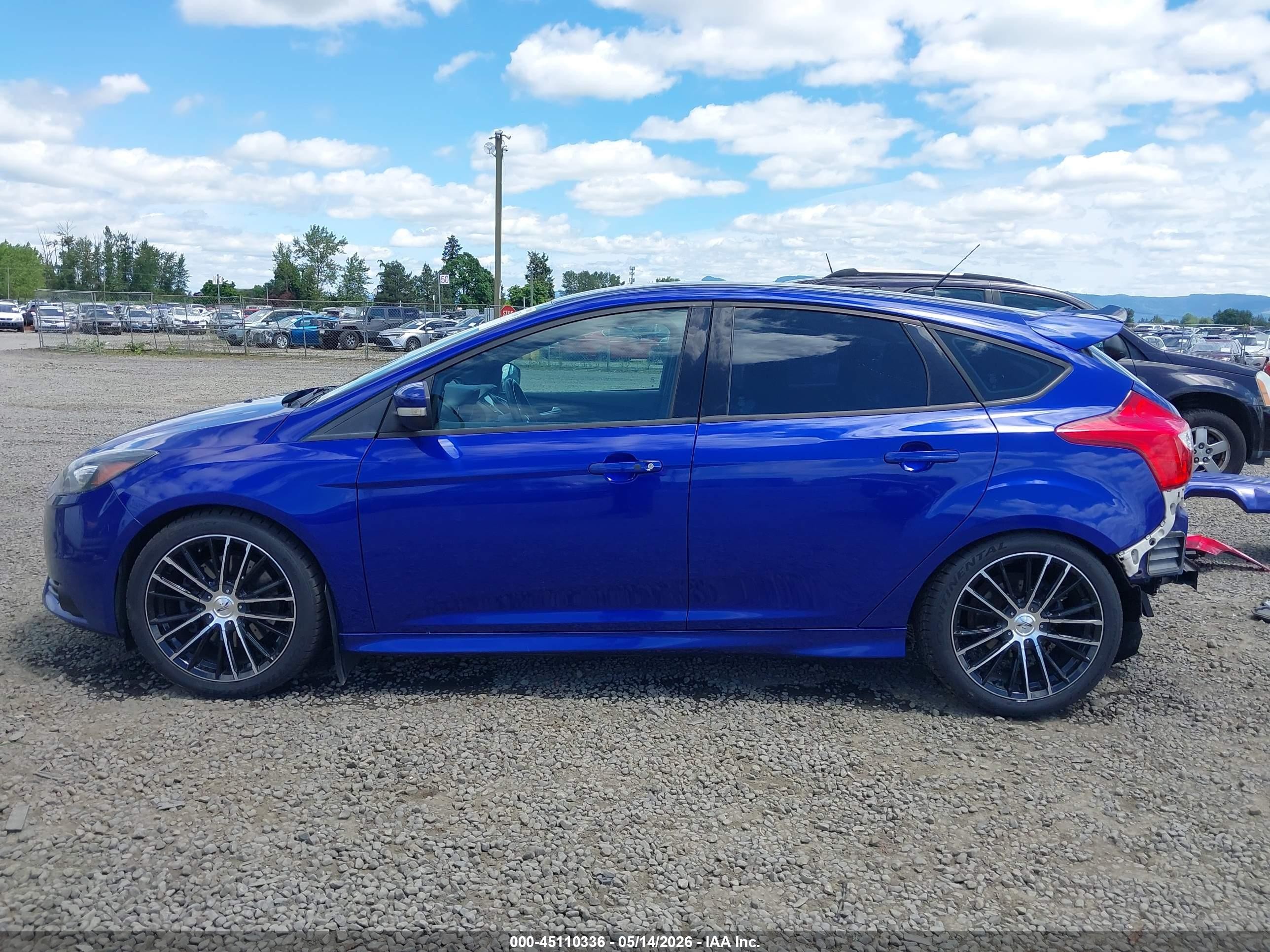 2013 Ford Focus St   Blue vin: 1FADP3L9XDL185645