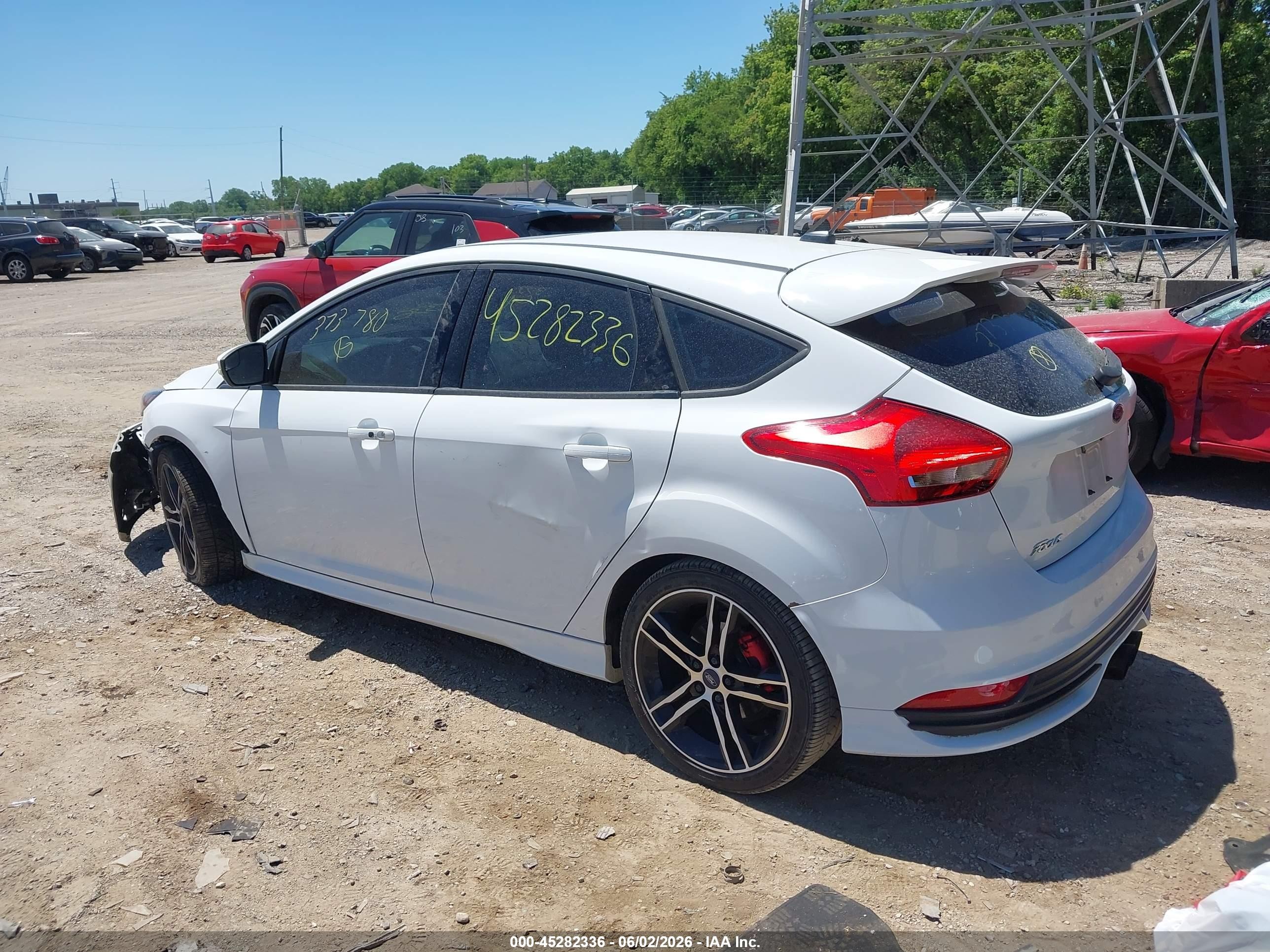 2015 Ford Focus St White vin: 1FADP3L9XFL373780