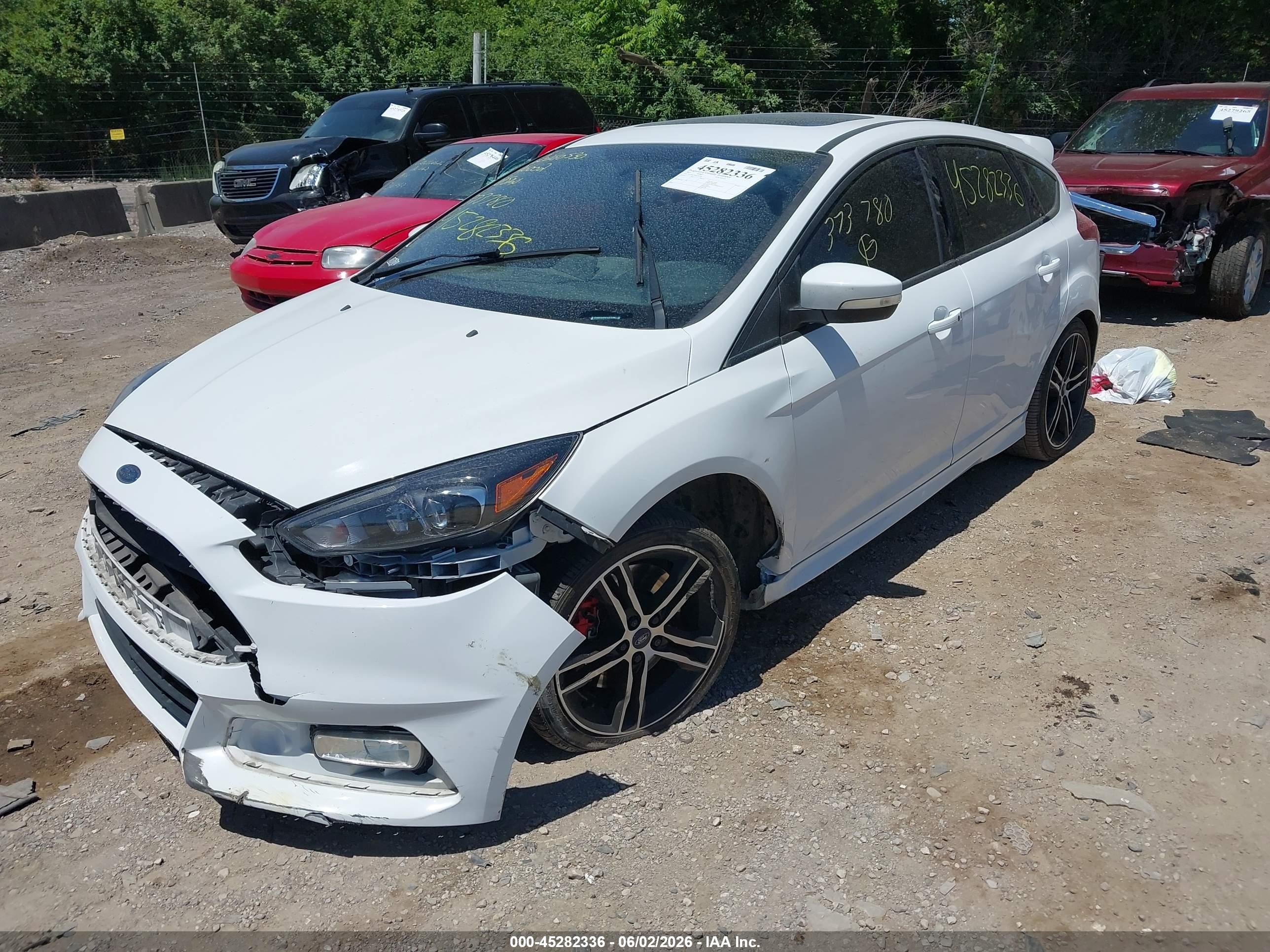 2015 Ford Focus St White vin: 1FADP3L9XFL373780