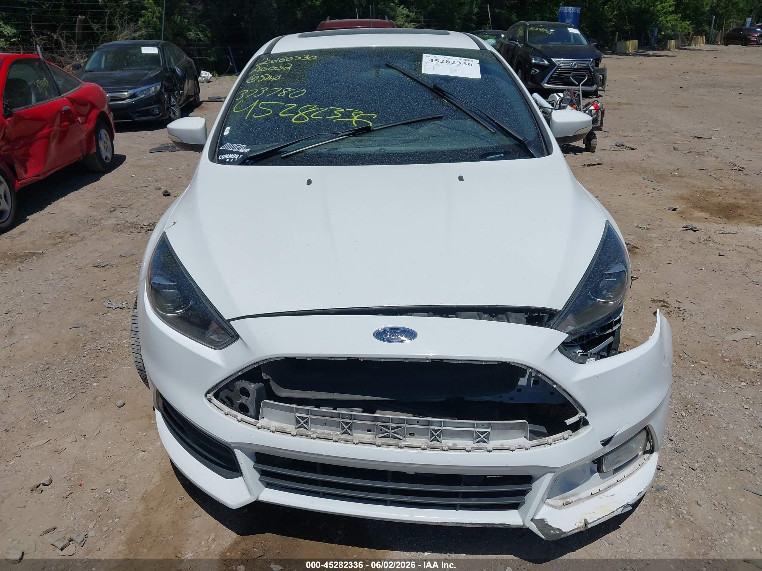 2015 Ford Focus St White vin: 1FADP3L9XFL373780