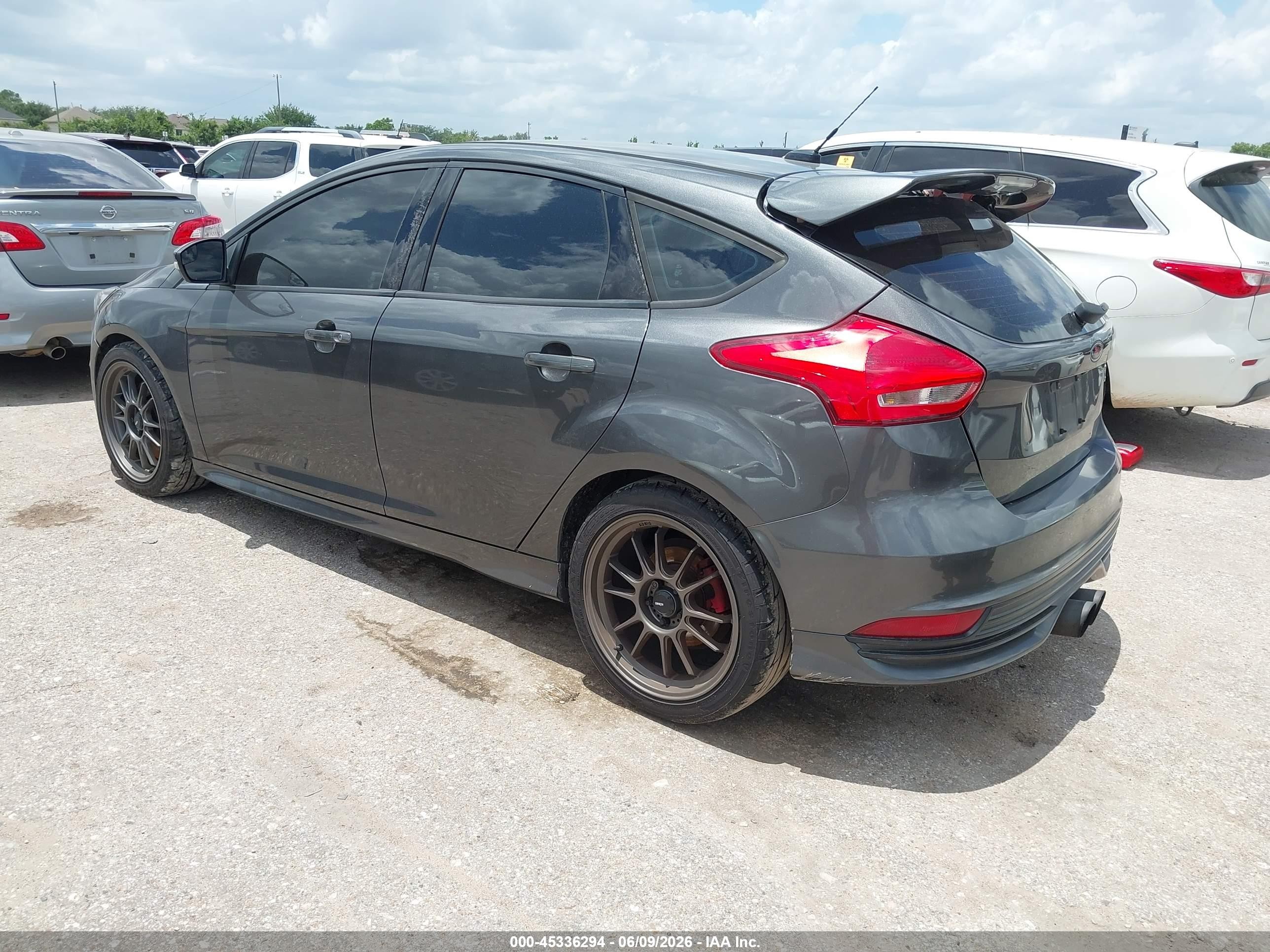 2016 Ford Focus St   Gray vin: 1FADP3L9XGL336729