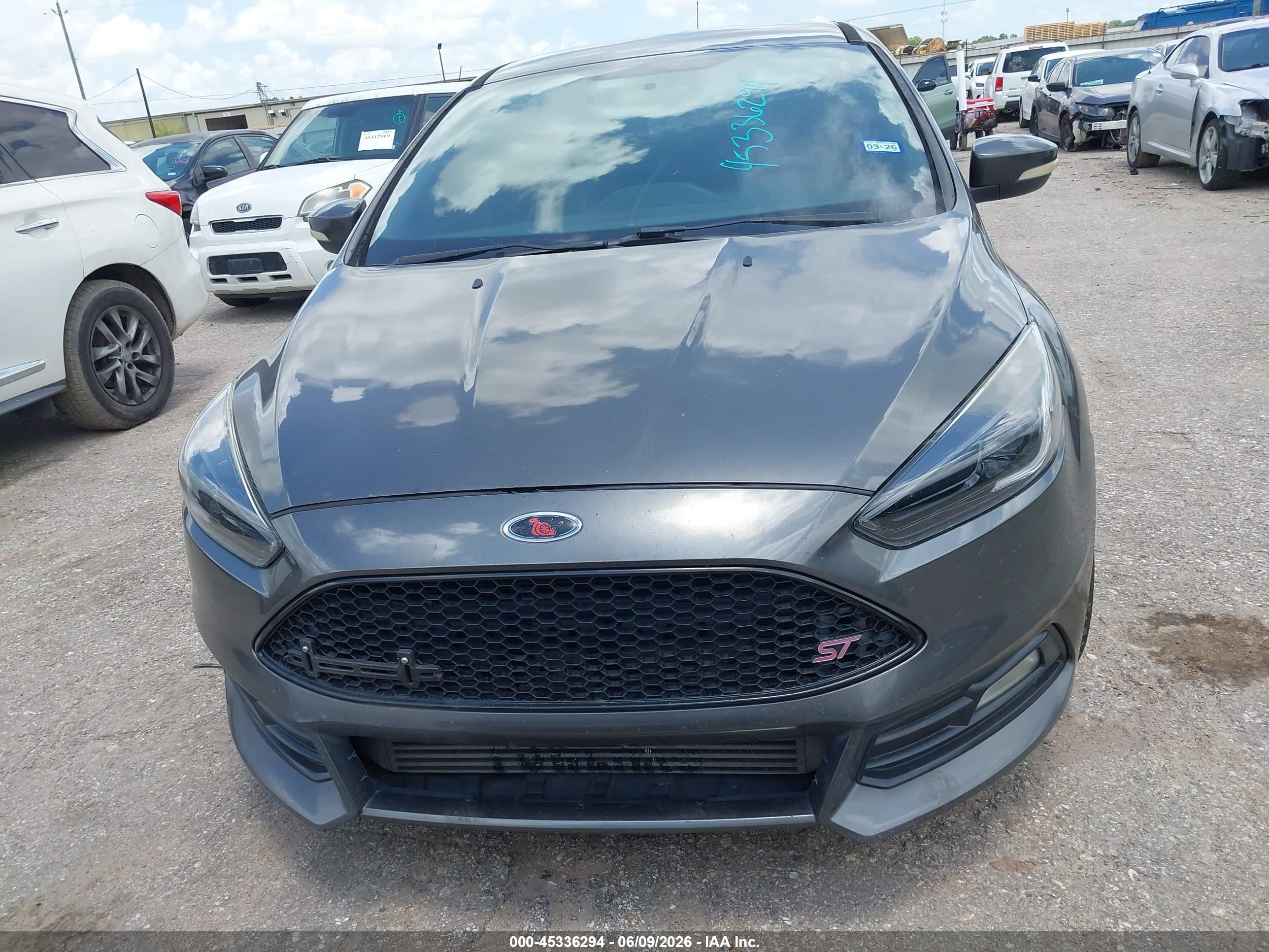 2016 Ford Focus St   Gray vin: 1FADP3L9XGL336729