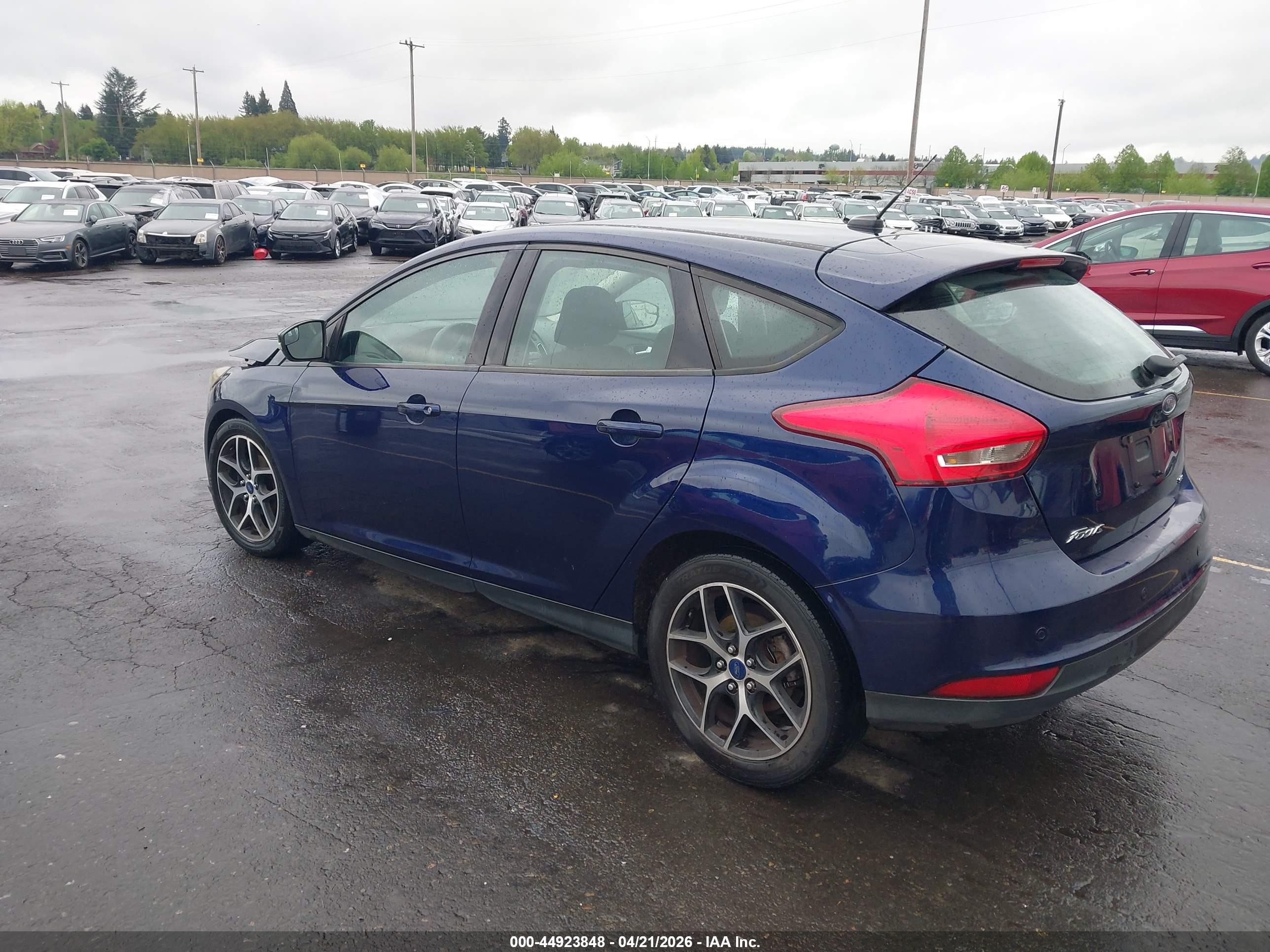 2017 Ford Focus Sel Blue vin: 1FADP3M20HL246265