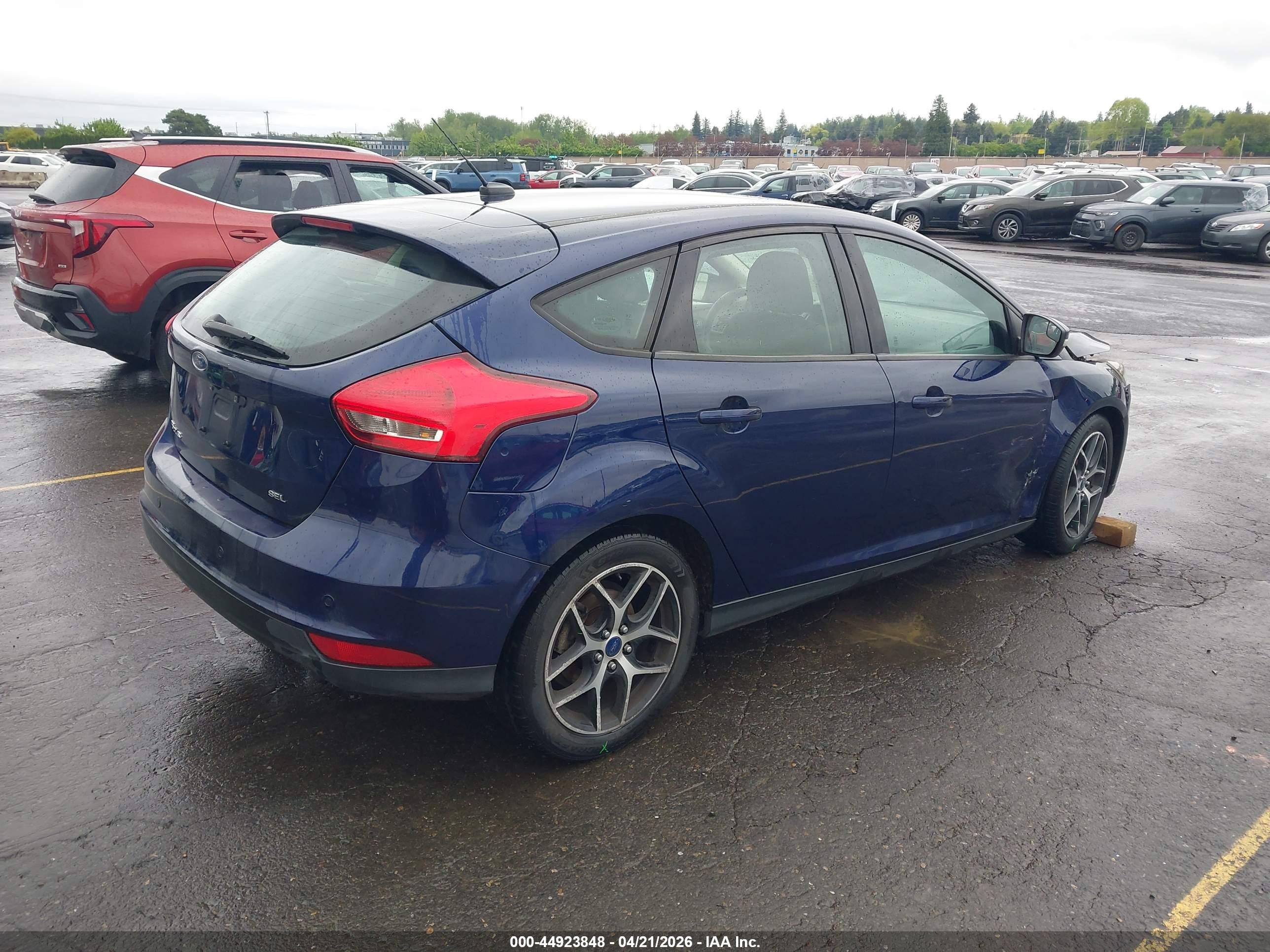 2017 Ford Focus Sel Blue vin: 1FADP3M20HL246265