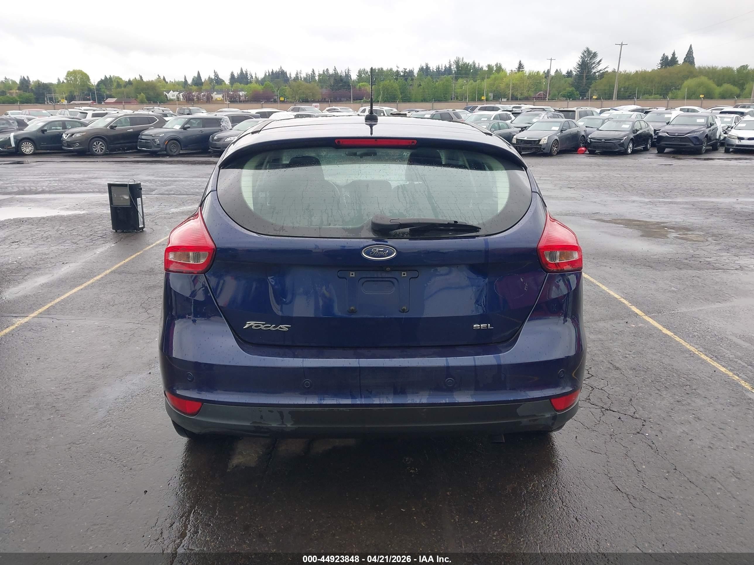 2017 Ford Focus Sel Blue vin: 1FADP3M20HL246265