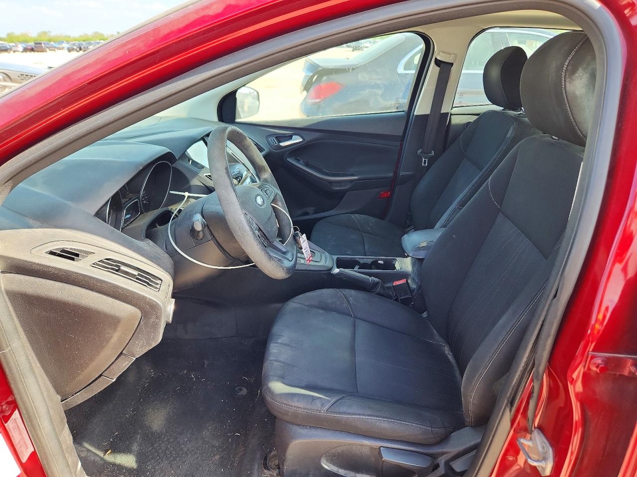 2017 Ford Focus Sel Red vin: 1FADP3M21HL219303