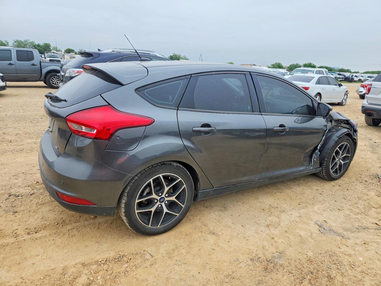 2018 Ford Focus Sel Charcoal vin: 1FADP3M21JL303272