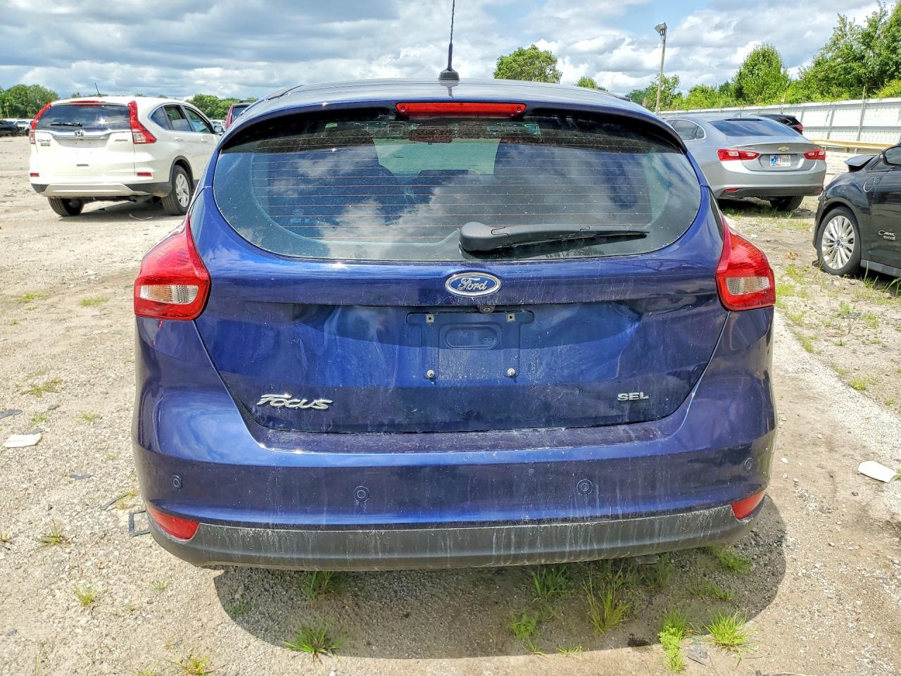2017 Ford Focus Sel Blue vin: 1FADP3M24HL342559