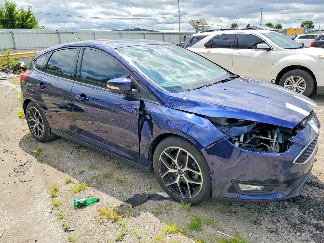 2017 Ford Focus Sel Blue vin: 1FADP3M24HL342559