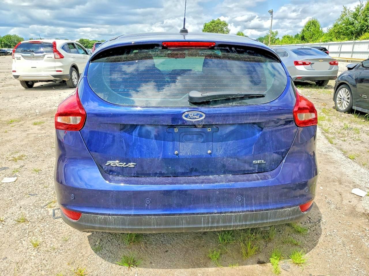 2017 Ford Focus Sel Blue vin: 1FADP3M24HL342559