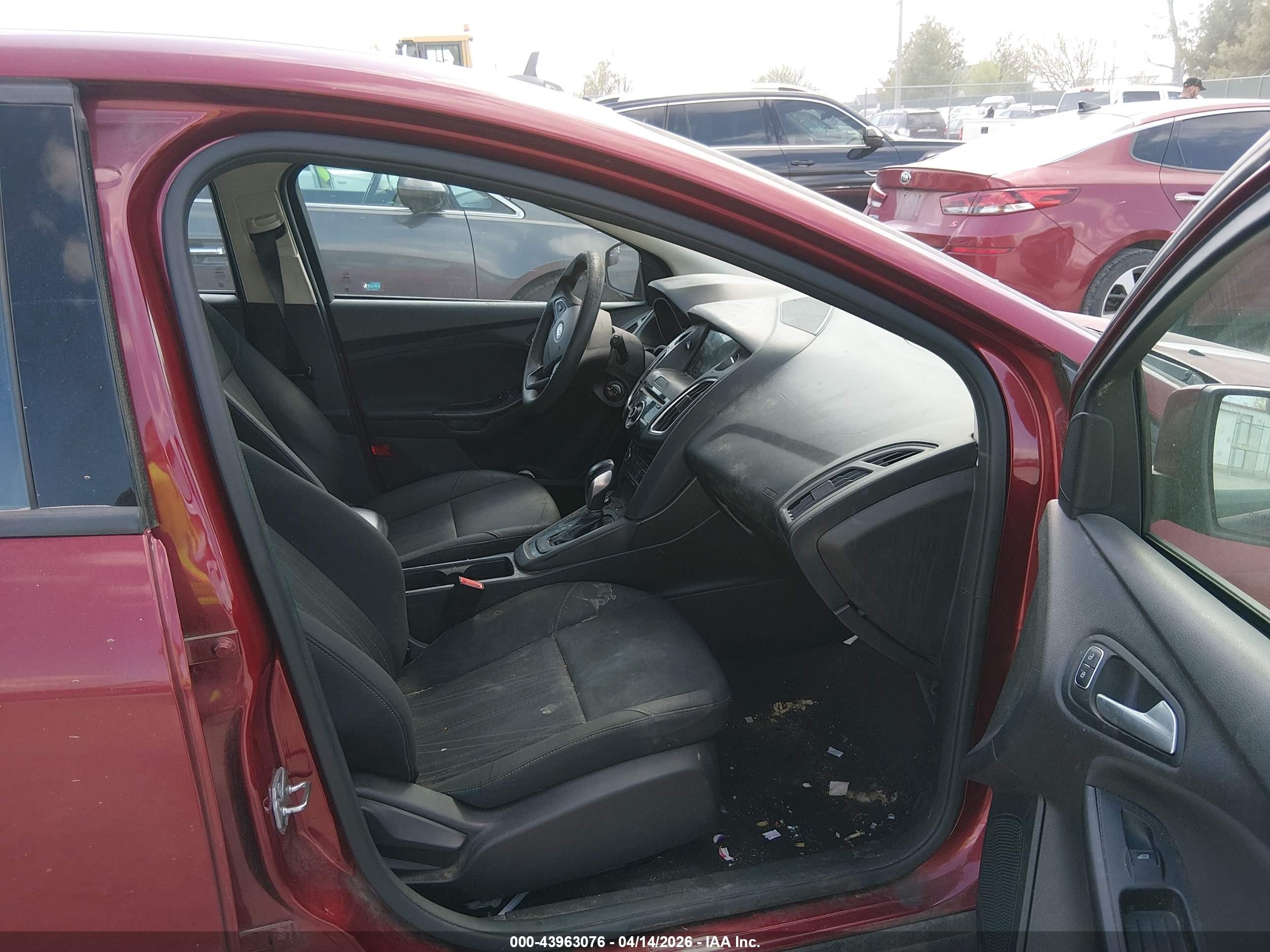 2017 Ford Focus Sel Red vin: 1FADP3M25HL202410