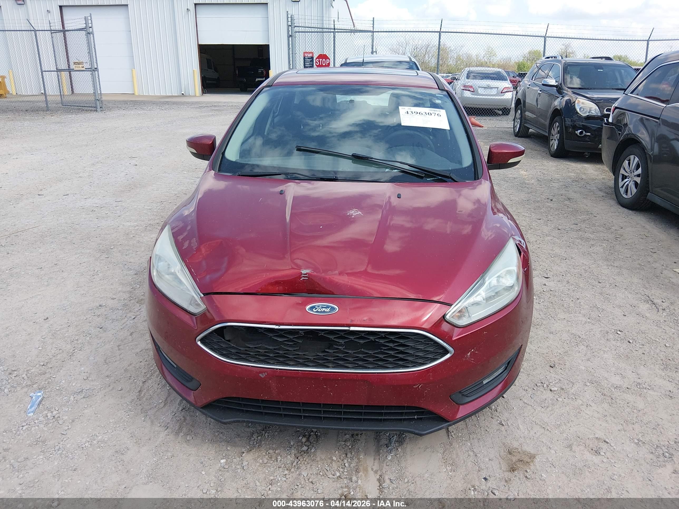 2017 Ford Focus Sel Red vin: 1FADP3M25HL202410